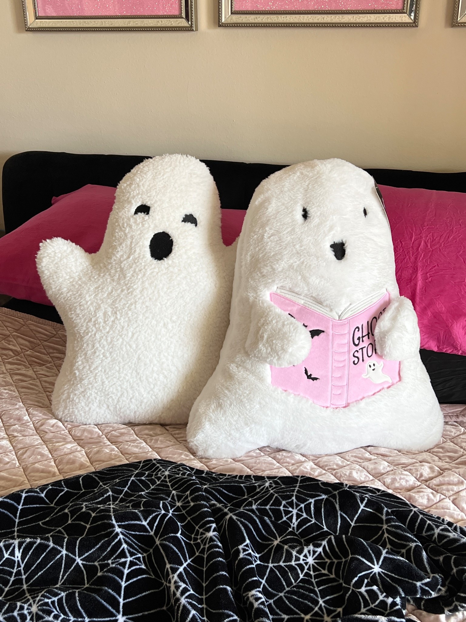 Ghost pillows 👻 pink book reading ghost, library, Sherpa, fur, Marshalls, tjmaxx, homegoods, Halloween, summerween, home decor

#LTKSeasonal #LTKHome #LTKFindsUnder50