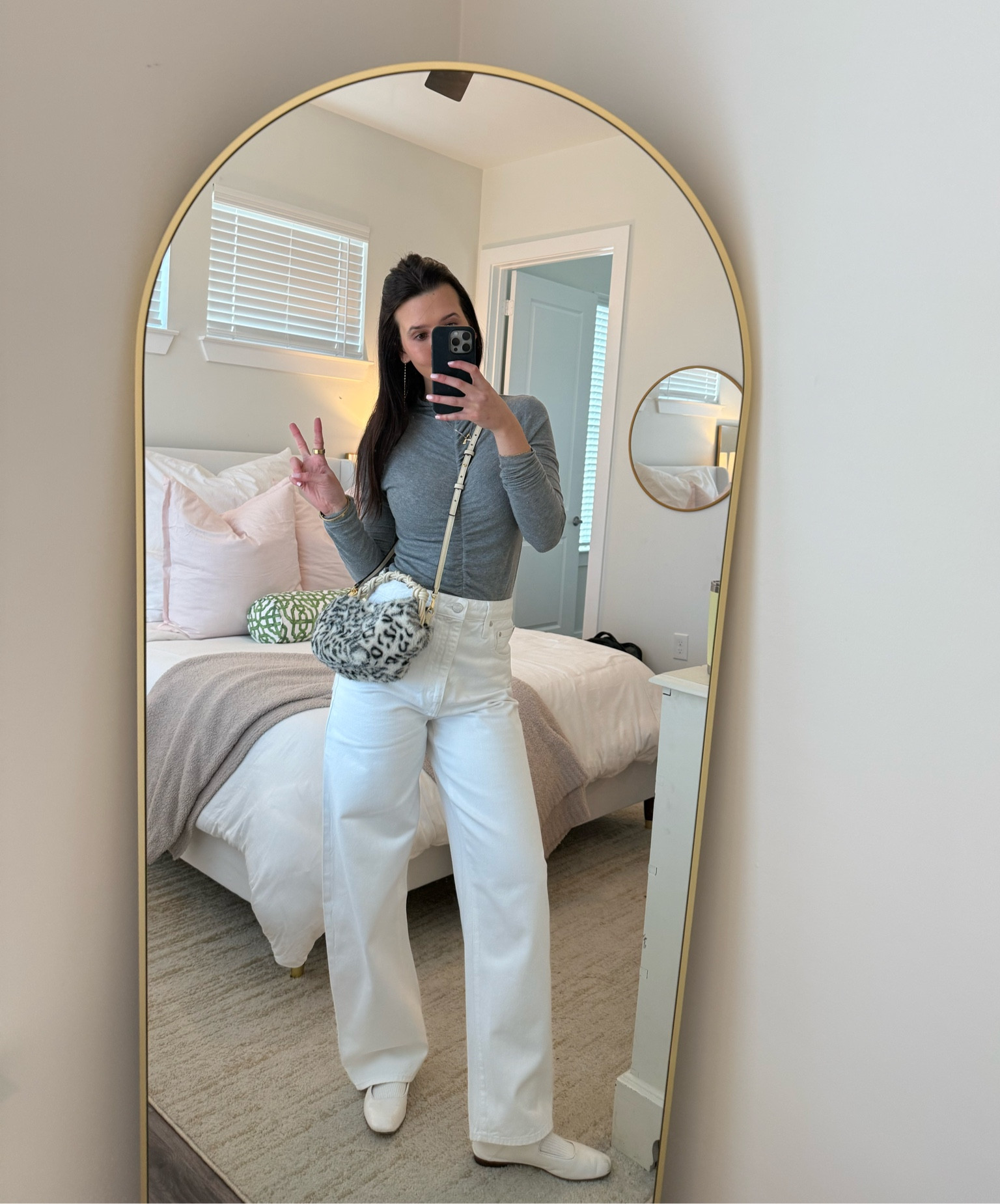 winter white work outfit! 

#LTKShoeCrush #LTKWorkwear #LTKSeasonal