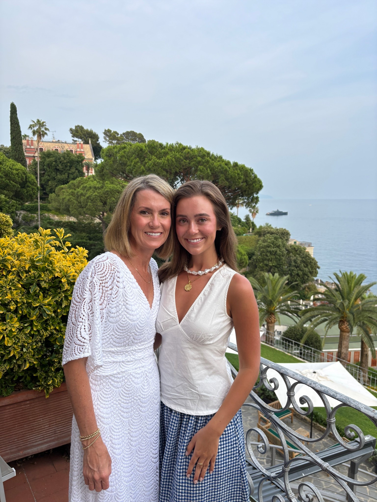 La dolce vita 💛 loving this skirt & top combo! So easy to mix & match

#LTKSeasonal #LTKStyleTip #LTKSummerEdit