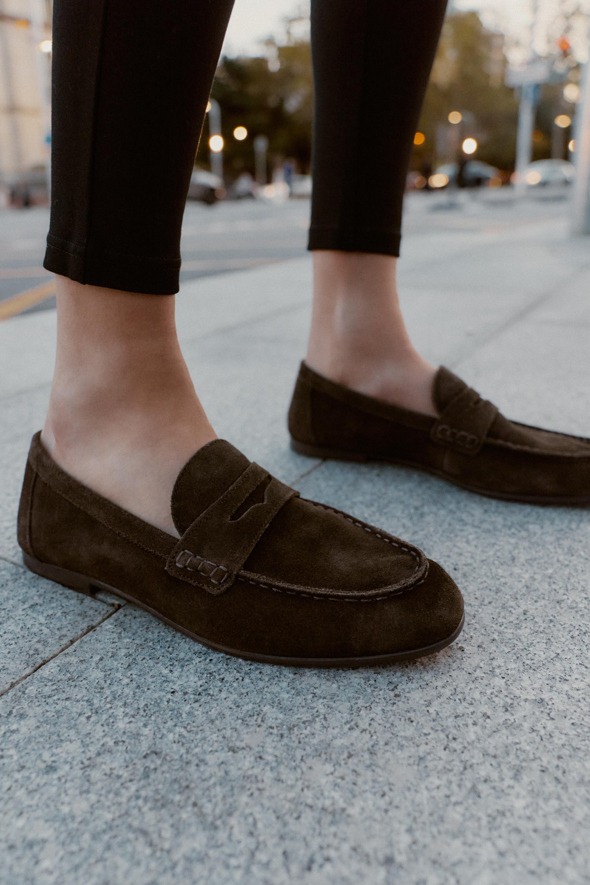TOPSTITCHED SPLIT LEATHER LOAFERS | Zara US