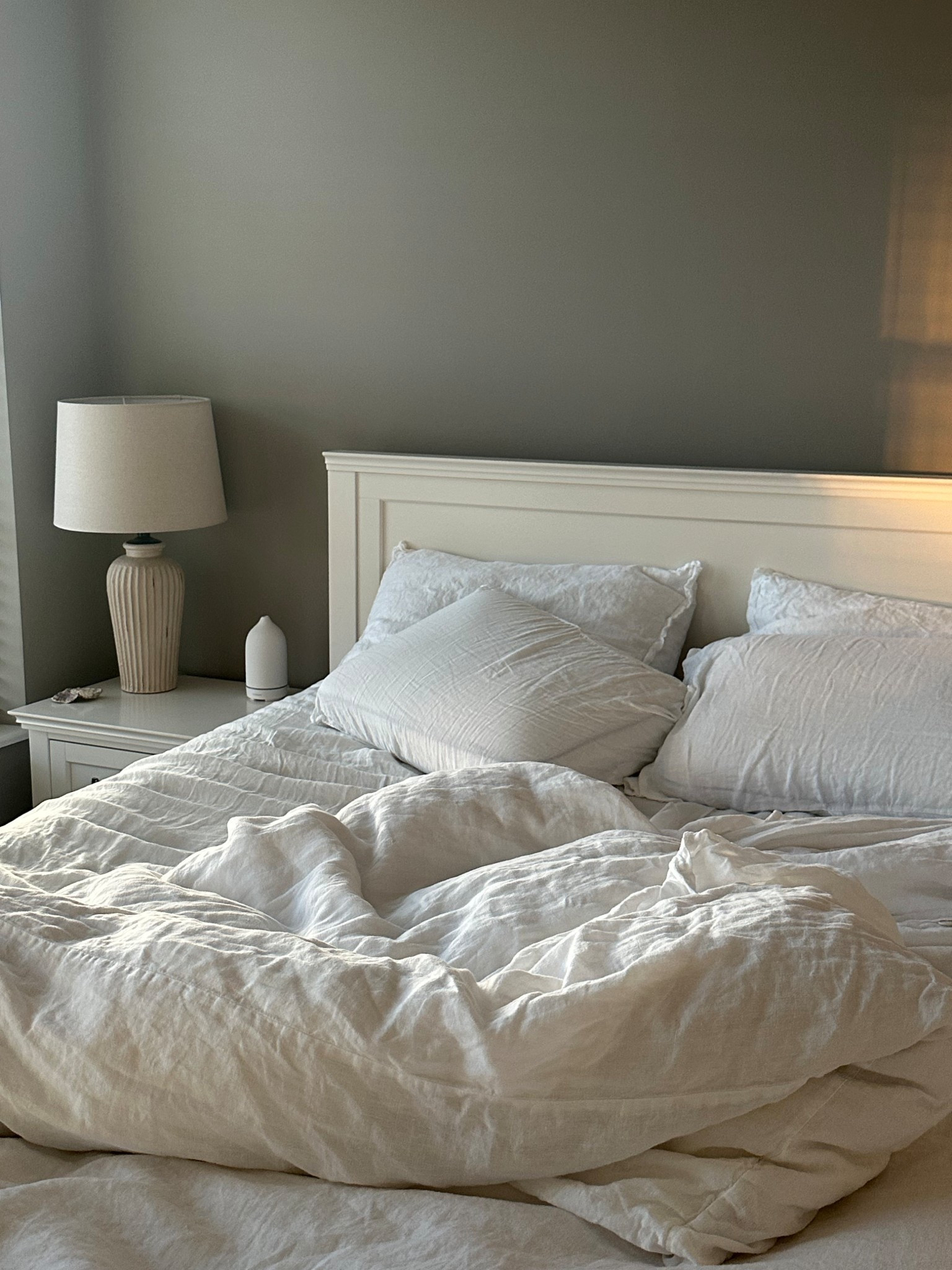 good bedding makes for the best sleep #bedding #parachutehome #linenbedding

#LTKHome