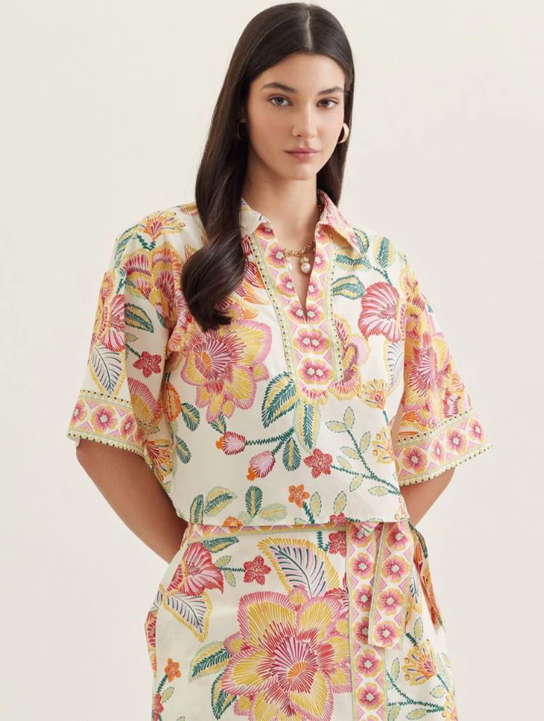 Botanical Print Short Sleeve Split V-neck Top | JAYNE
