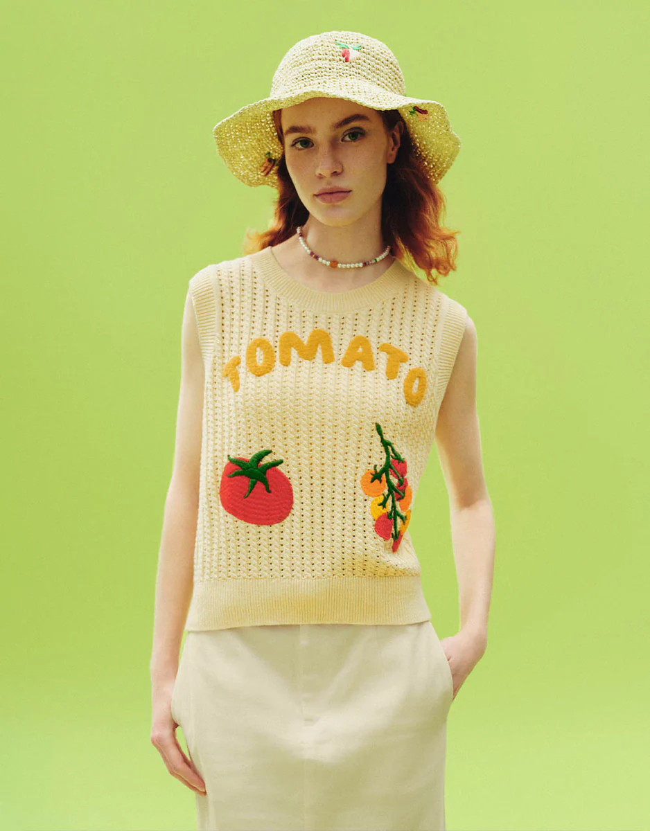 Tomato Embroidered Crew Neck Knitted Tank Top | Urban Revivo