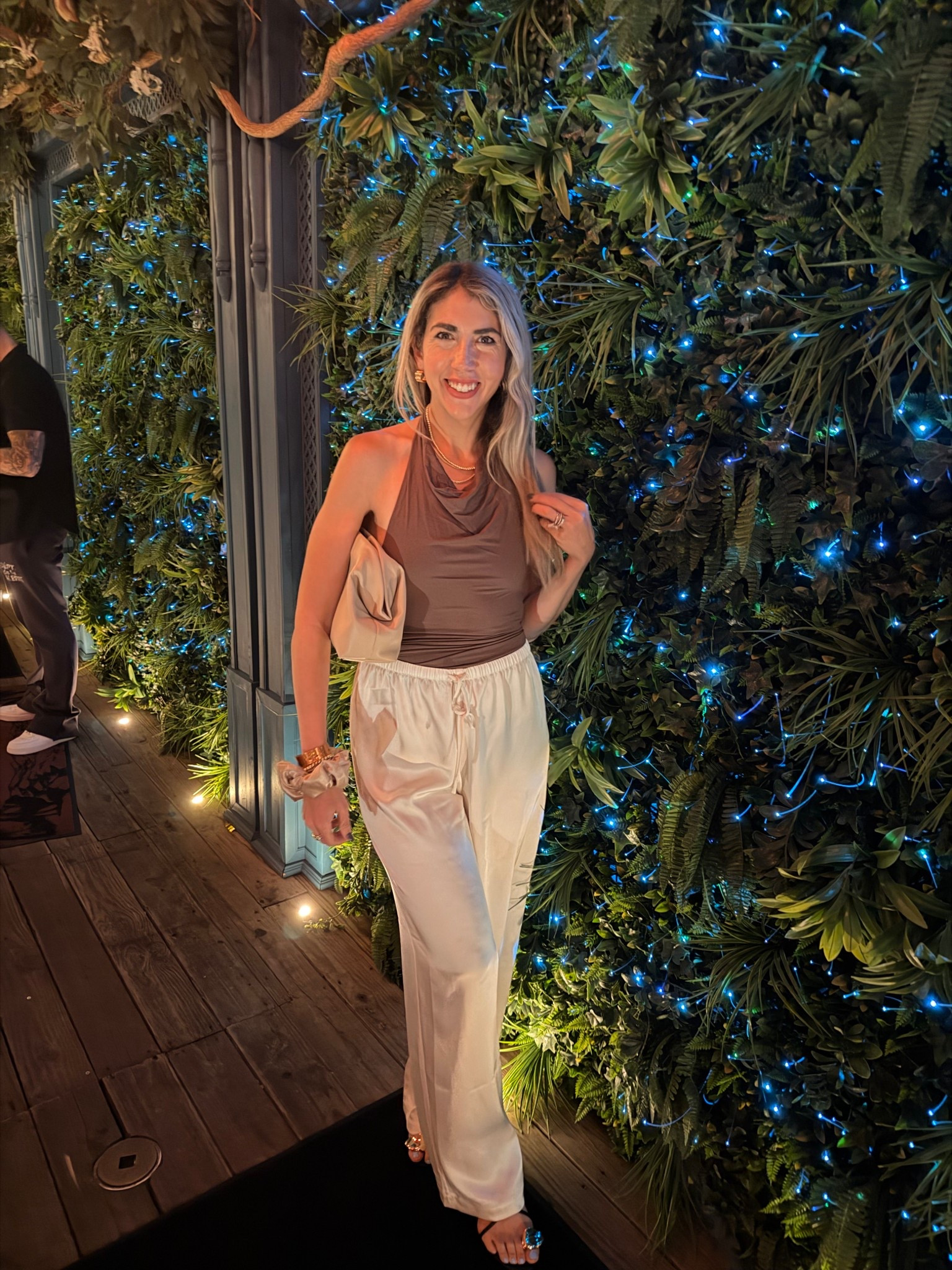 Aritizia pants Amazon shirt target clutch! I did a M in pants could have done a S 

#LTKgrwm #LTKGiftGuide #LTKdayinmylife