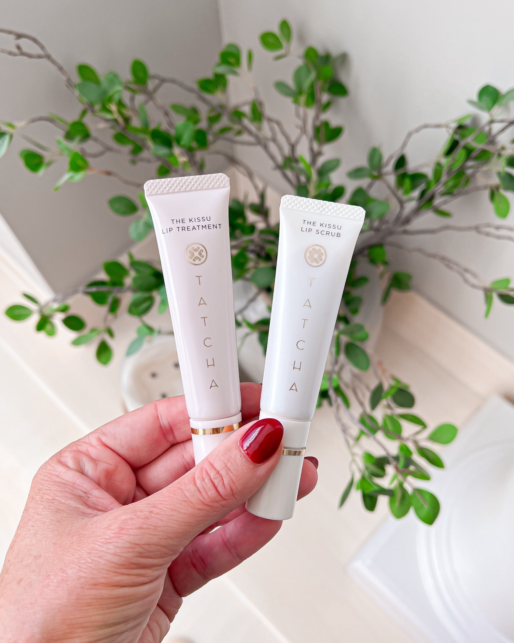 Been using this lip scrub & mask to keep my lips smooth & hydrated in these dry months 

#LTKBeauty #LTKdayinmylife #LTKmorningroutine