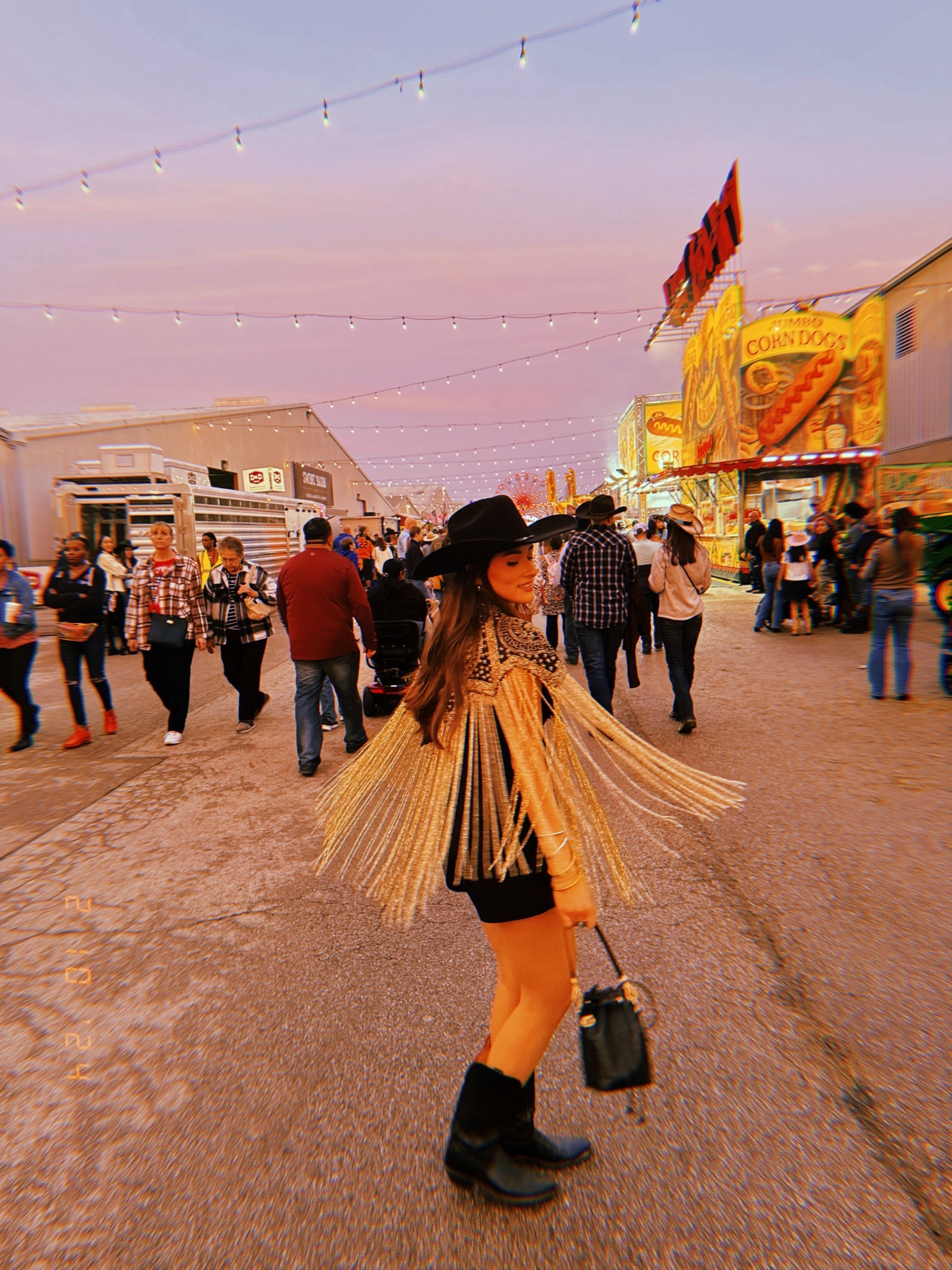 Beaded cape rodeo realness 🤠✨

#LTKdayinmylife #LTKootd