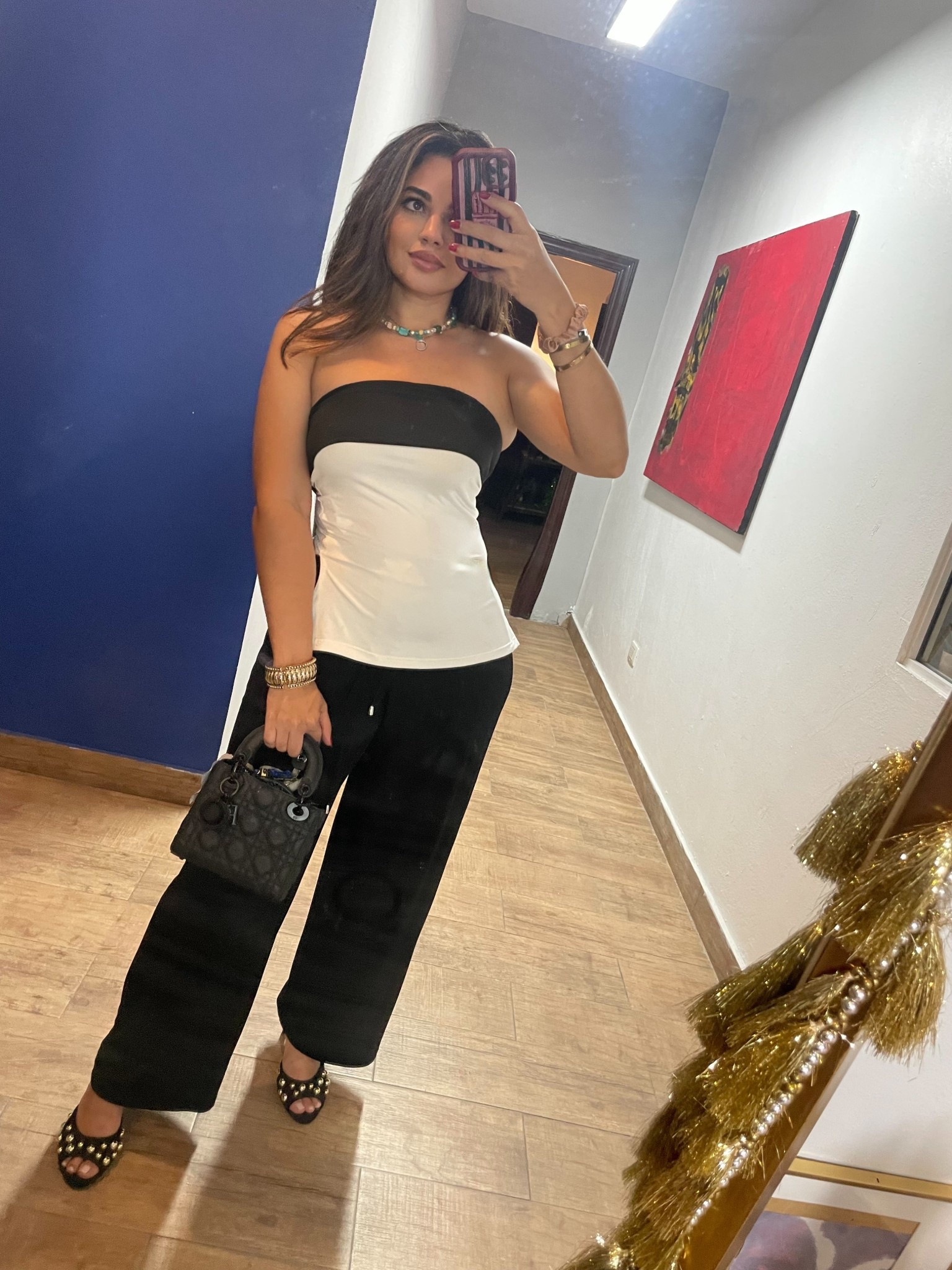 Comfy outfit black and white 

#LTKootd #LTKFindsUnder50 #LTKgrwm