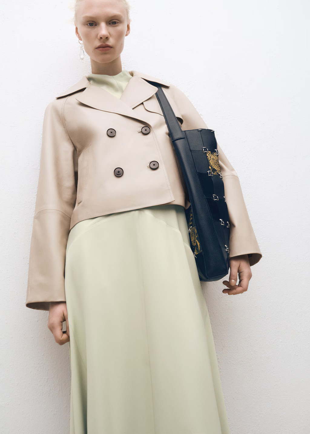 Cropped leather trench coat - Women | MANGO USA | Mango (US/MX/AU)