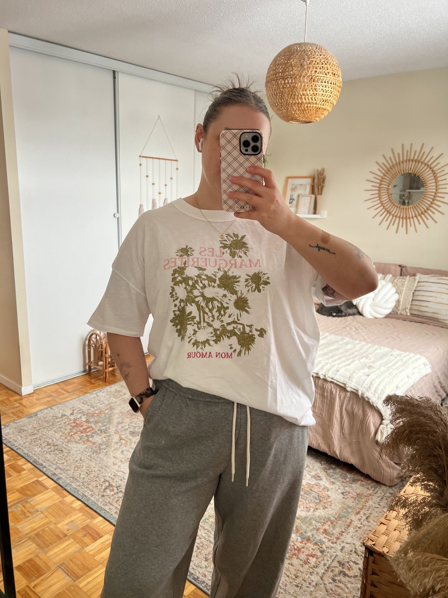 Love this cute spring graphic tee & comfy sweatpants from aerie! Wearing my usual size L in both


#LTKsale #LTKmidsize #LTKstyletip