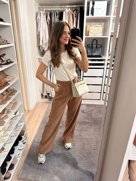 These trousers are seriously the best! I have them in so many colors & they fit TTS. // spring outfit, spring outfits, Abercrombie outfit 
