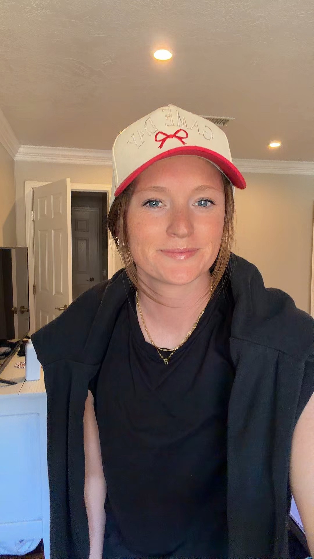 Game day ready ⚾️ GRWM baseball mom edition! Comfy, cute, and everything I’m wearing is linked here so you can shop the look too. #LTK #SportsMomStyle #GameDayReady