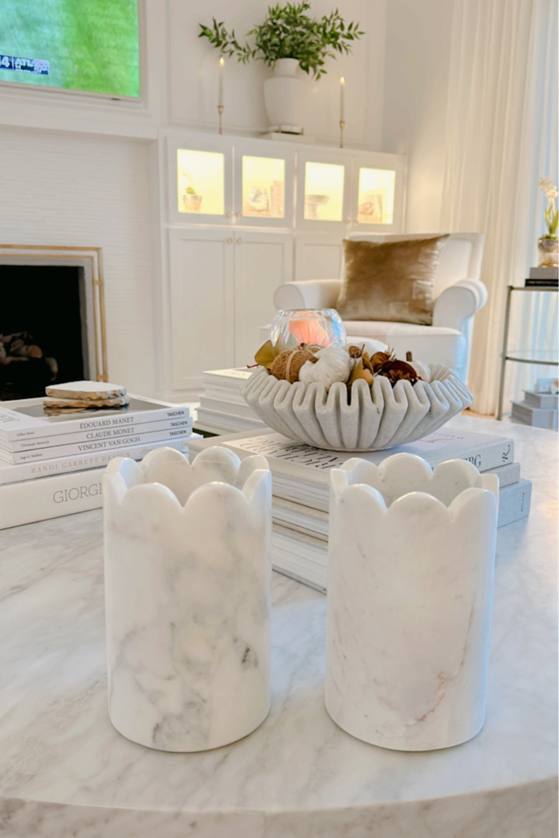 Prettiest scalloped wine chiller/utensil holder/vase just $49! ✨

This makes the perfect gift with a bottle of wine or a few cooking utensils 👏🏼👏🏼




#LTKHome #LTKFindsUnder50 #LTKParties