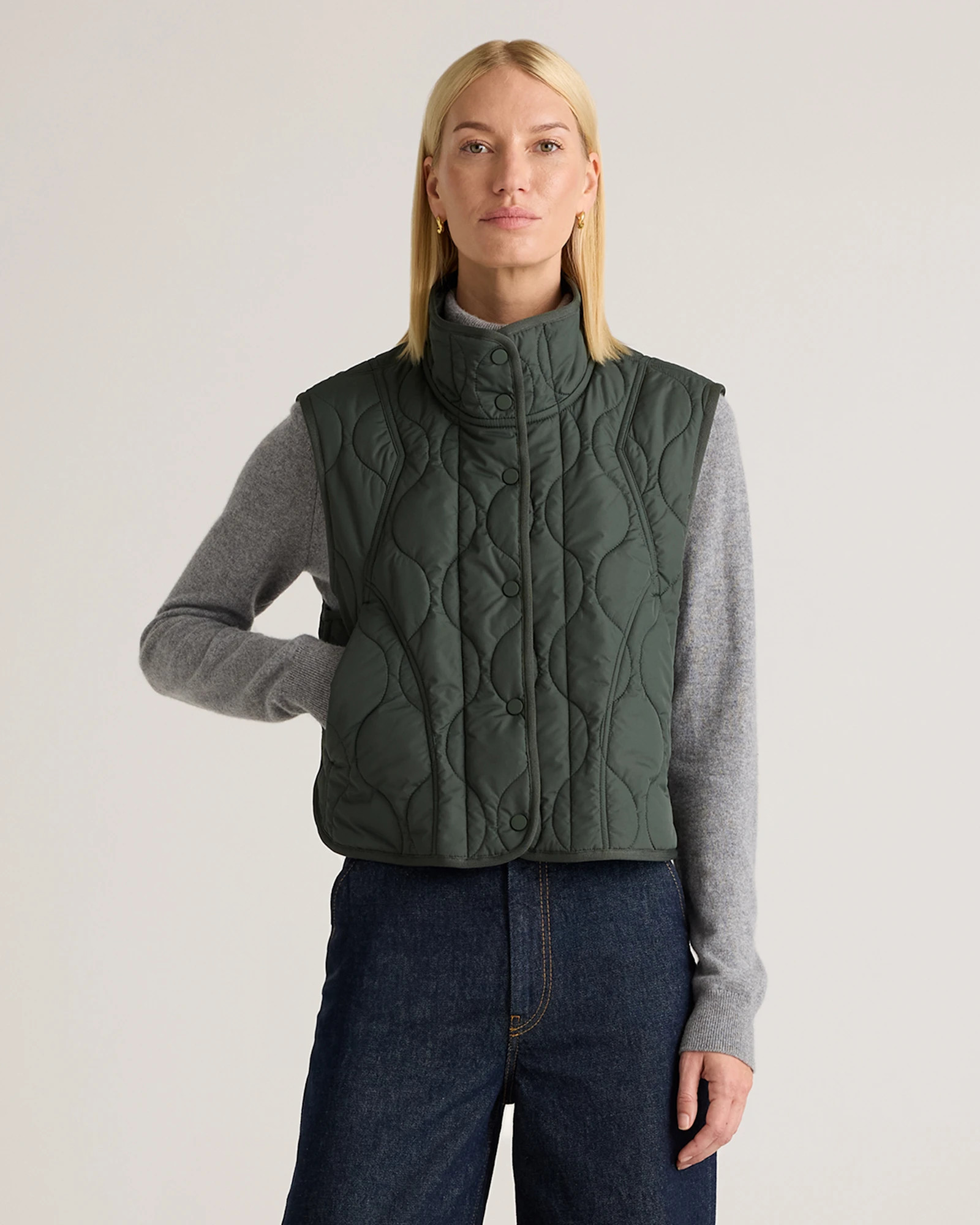 Quince | Women's Featherless Quilted Puffer Vest in Black, Size XL, Recycled Polyester | Quince