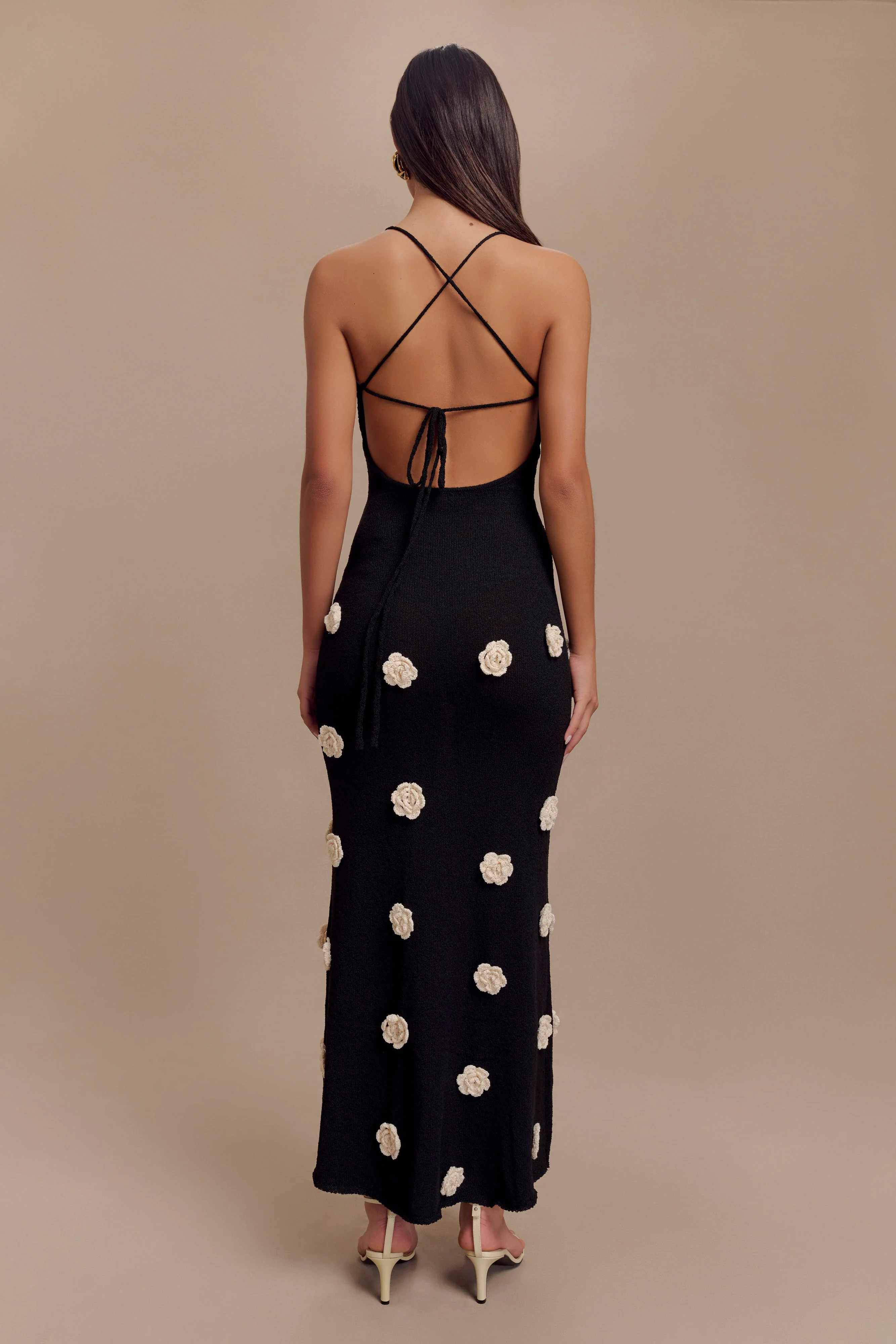 Suki Knit Maxi Dress With Flowers - Black/White | MESHKI US
