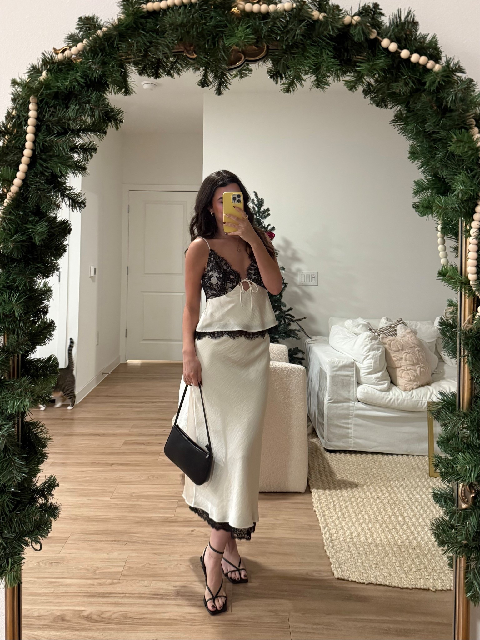 OOTN 🖤 
Size small in both top and skirt! 