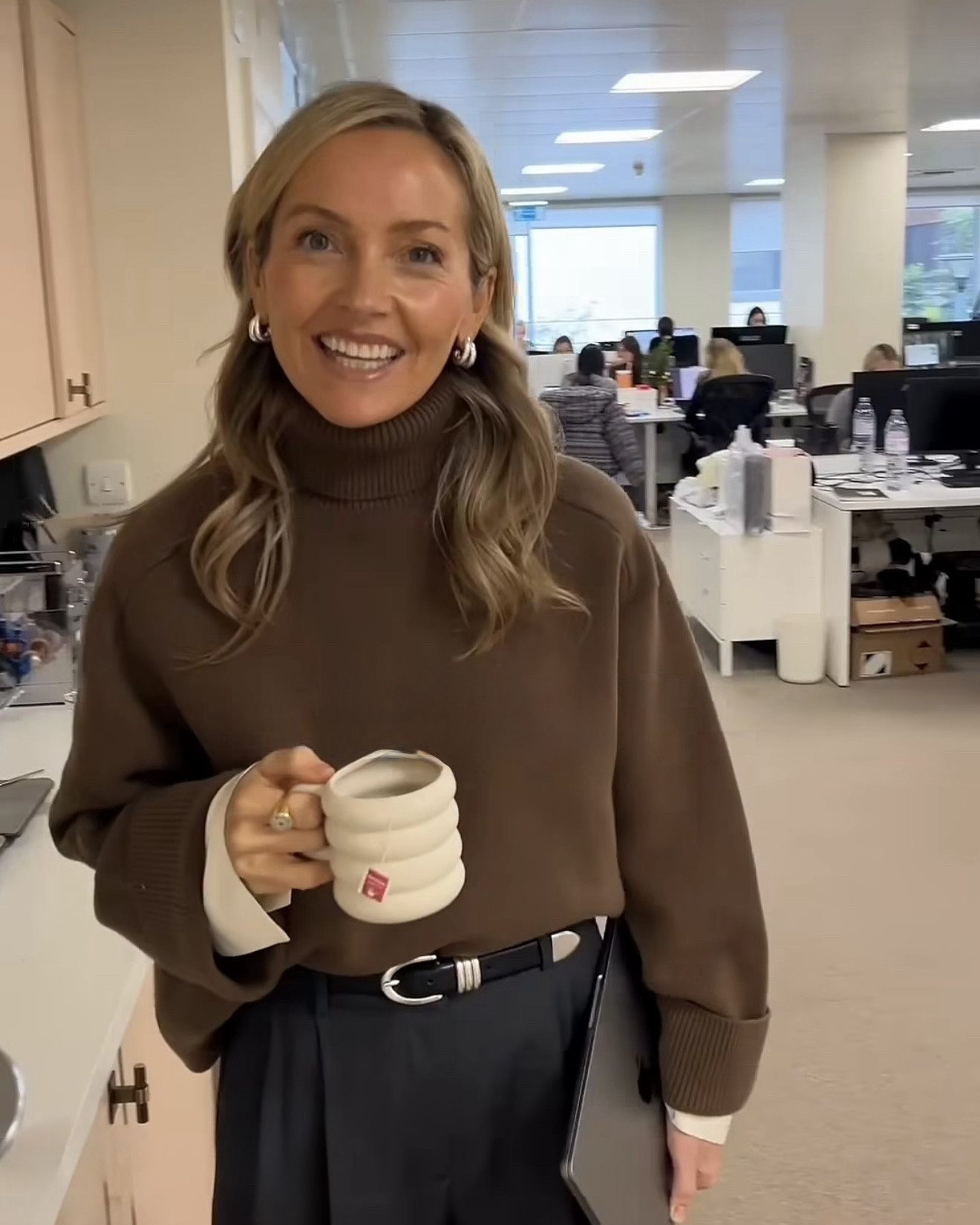 Work outfit of the day 🥂
Culottes and a roll neck ✨

#LTKuk #LTKeurope #LTKwinter