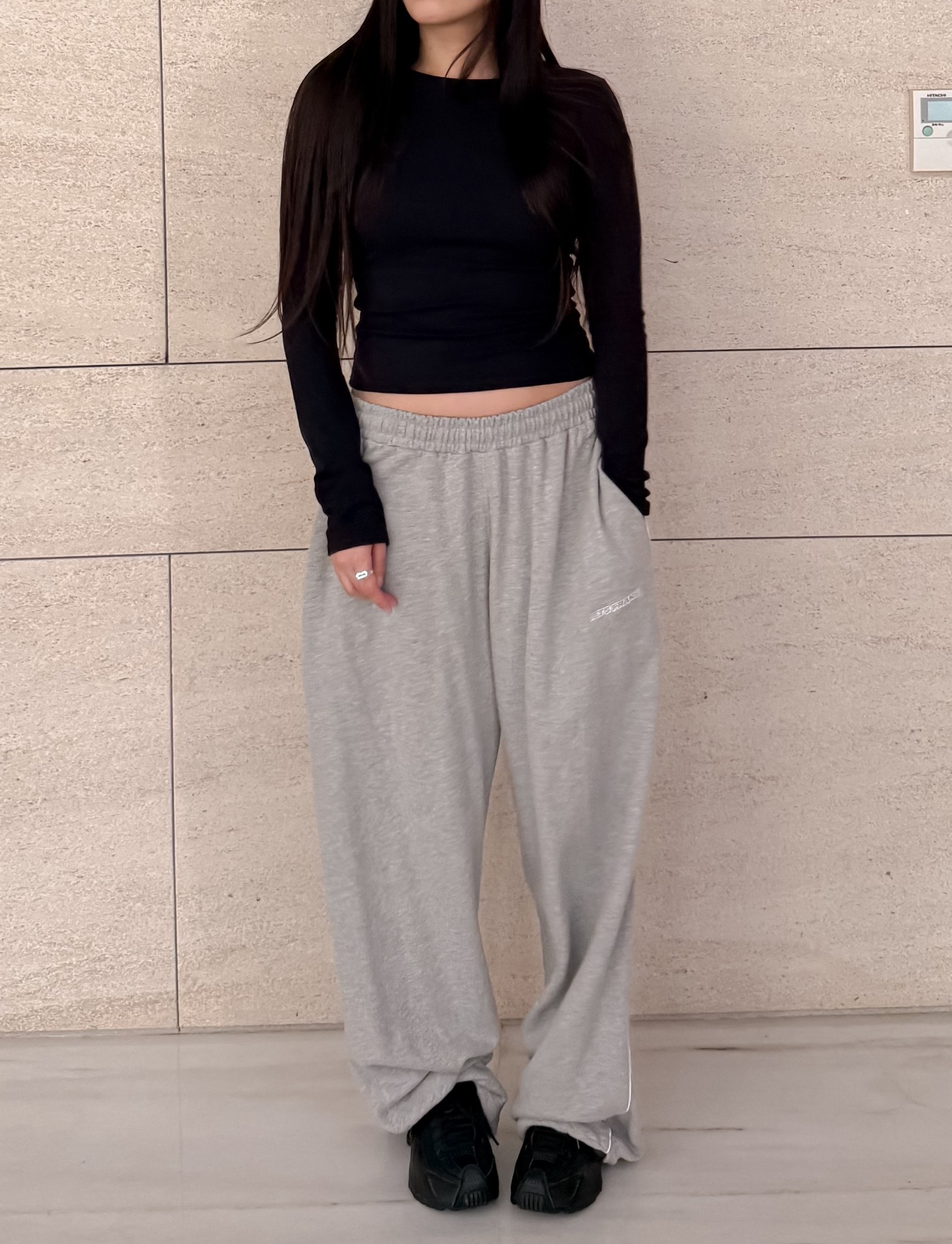 Highly recommend these pants! They’ve got that perfect baggy fit without losing their shape, and they're super comfy. Paired them with these shoes—love the unique design, they definitely add an edge to the look.

Height: 159cm / Waist: 27
Top: PLT (S)
Bottom: UO (S) - Could definitely size down
Shoes: Size 24 (Sized up by 0.5)

#sweatpants

#LTKootd #LTKPetite