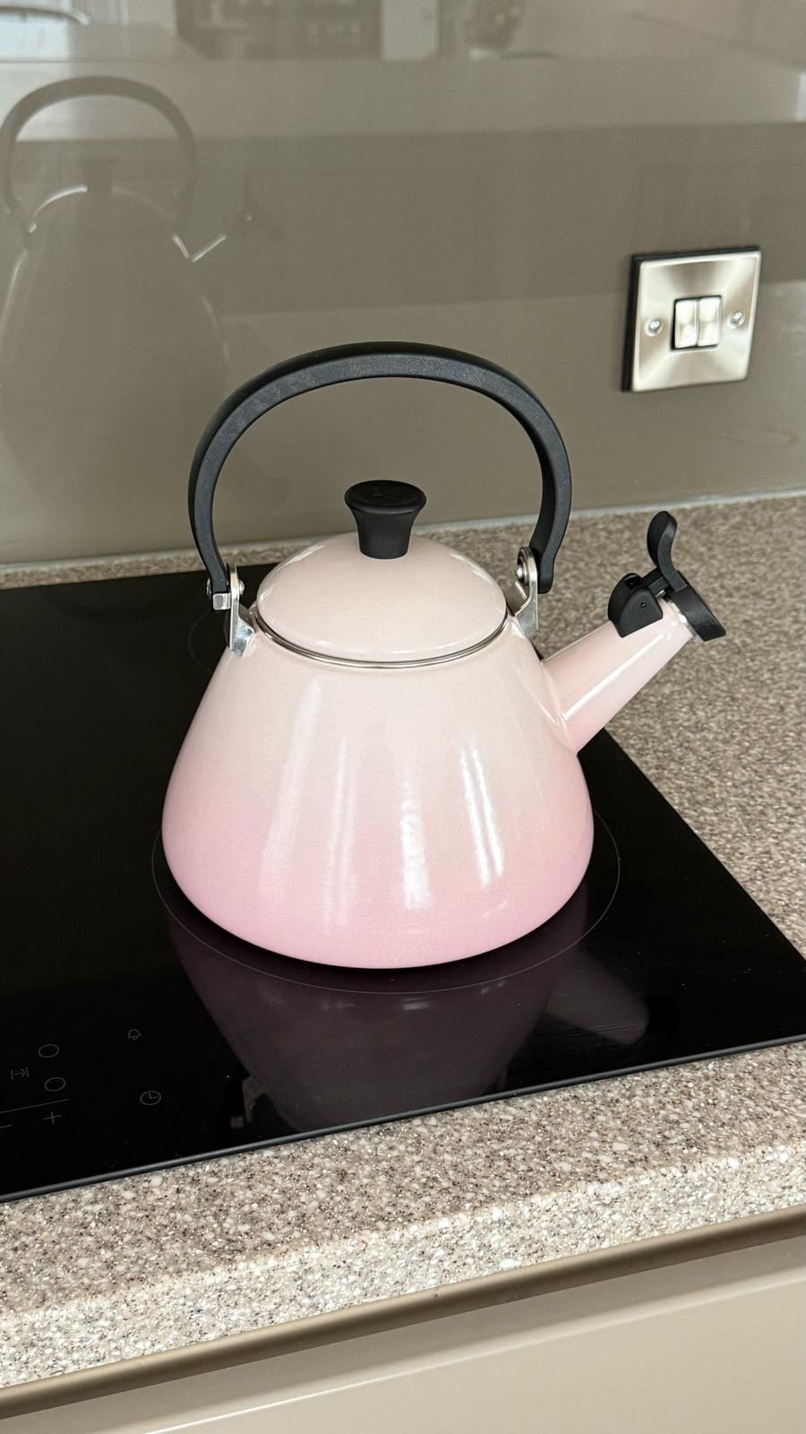 The prettiest kettle 💗

Le Creuset, kitchen, kitchen appliances, home decor, pink, interior design

#LTKhome #LTKspring #LTKuk