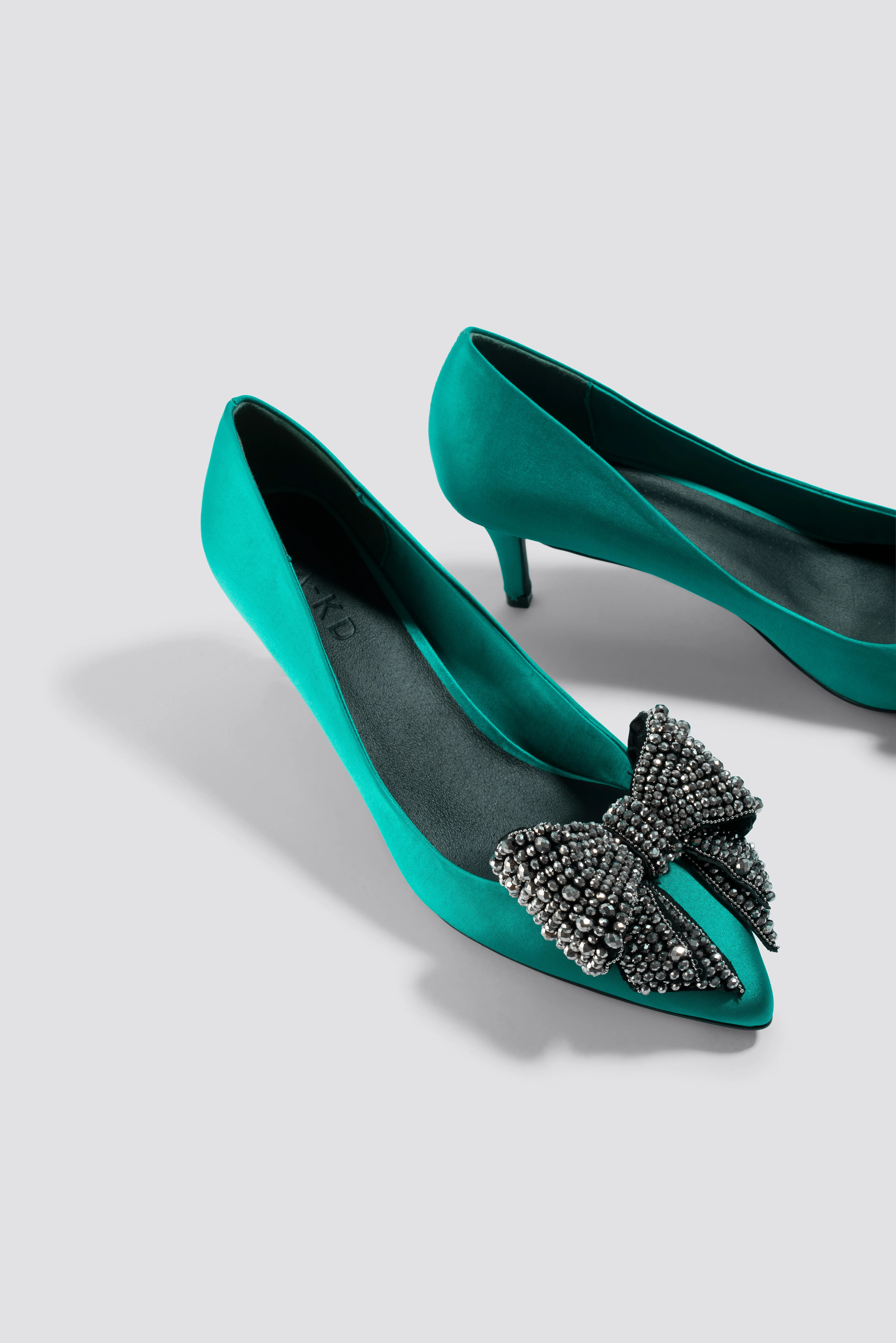 NA-KD Shoes Embellished Bow Satin Pumps - Green | NA-KD Global