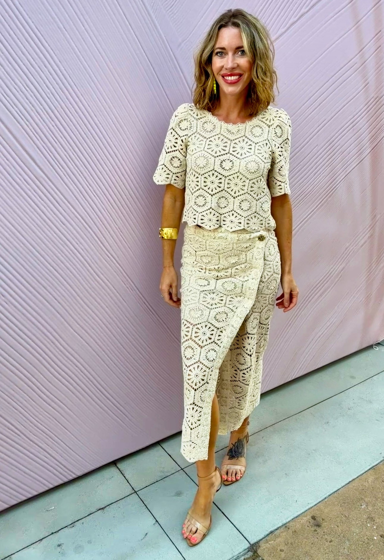 A night on the town 💃🏻 
What I Wore: my new ZSupply set 💟 
Lace & little peek of skin — perfect for spring festivities! 



#LTKgrwm #LTKFestival #LTKTravel