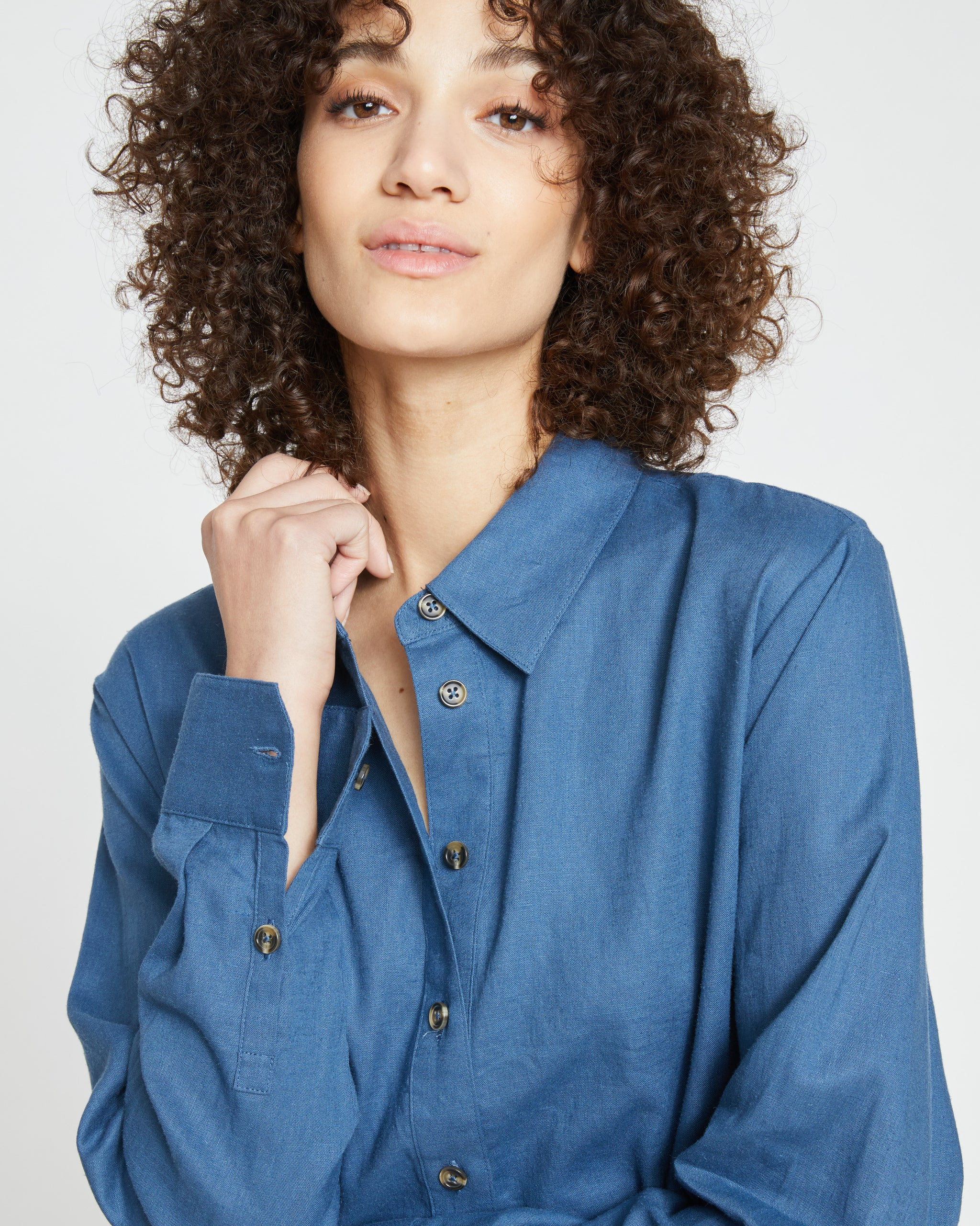 Dawn Linen Hi Low Tunic - Bleu Scolaire | Universal Standard