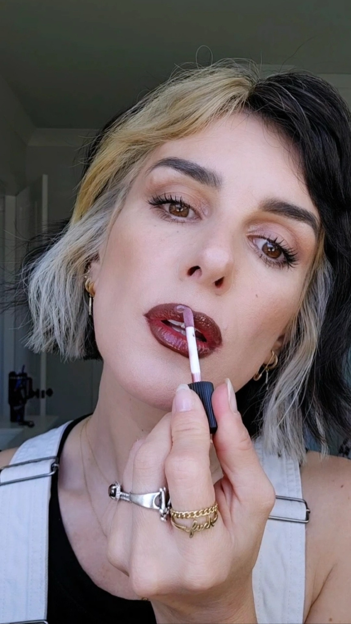 💋☠️

#LTKSeasonal #LTKVideo #LTKBeauty