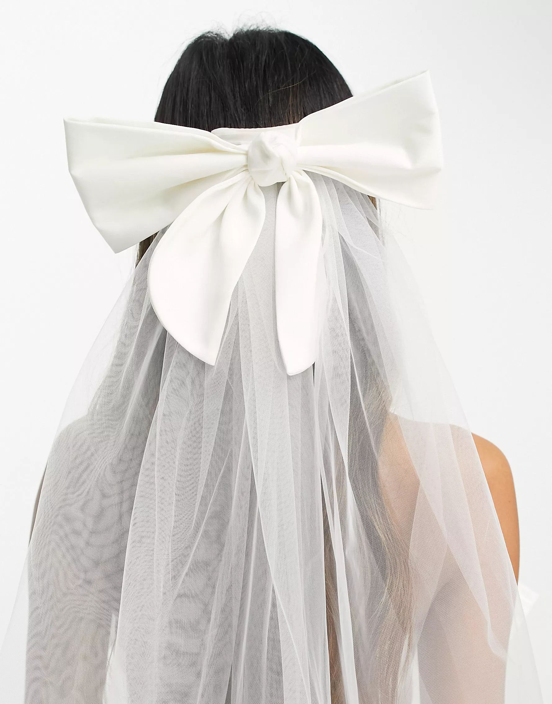 Forever New Bridal exclusive tulle bow clip-on veil in ivory | ASOS (Global)
