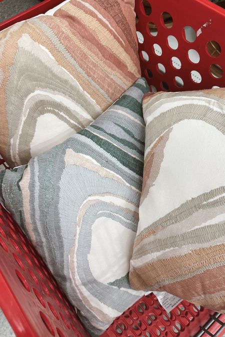 Such pretty hues and great quality pillows for a spring refresh! #LTKhome #LTKseaonal #LTKfindsunder50

#LTKhome #LTKfindsunder50 #LTKSeasonal