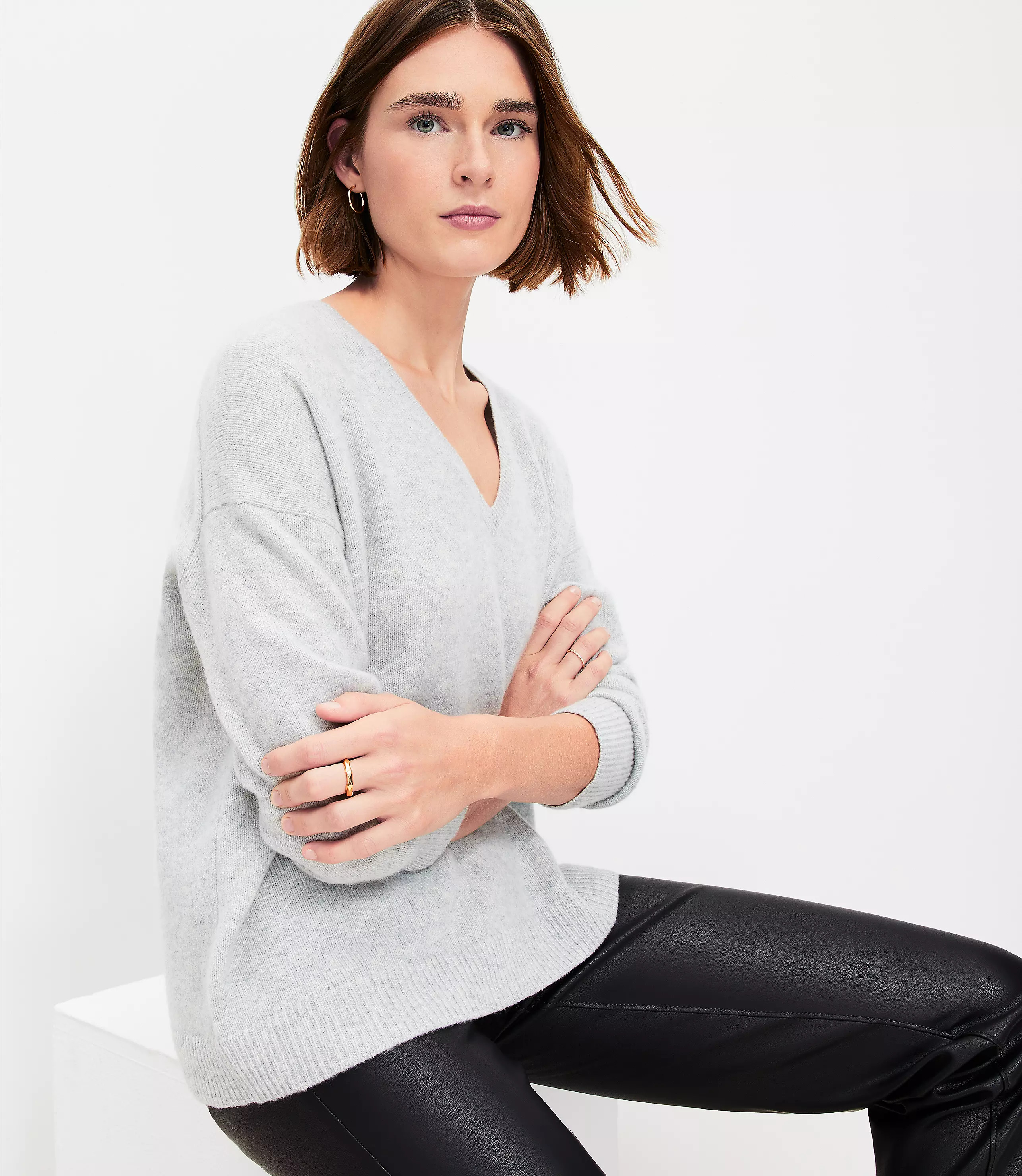Relaxed V-Neck Cashmere Sweater | LOFT
