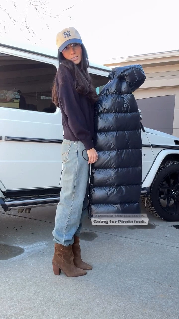 Pirate look today. Tucked my jeans for another pantaloon styling and based on last time- at least Facebook is going to hate it! I’ll link what I can but today’s look is really just to inspire you to take a fashion risk and try something new with what you already own. 😎