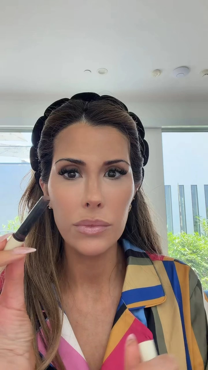 To contour my nose I use this contour stylus in shade “Travertine”and then I go in with the F1 dual-ended brush to blend!

NSALE, Nordstrom Beauty, Nordstrom Sale, Sephora Beauty, Emily Gemma

#LTKBeauty #LTKselfcare #LTKgrwm