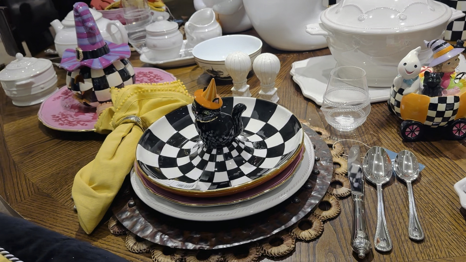 #halloween #tabletop

#LTKSeasonal #LTKHome #LTKParties