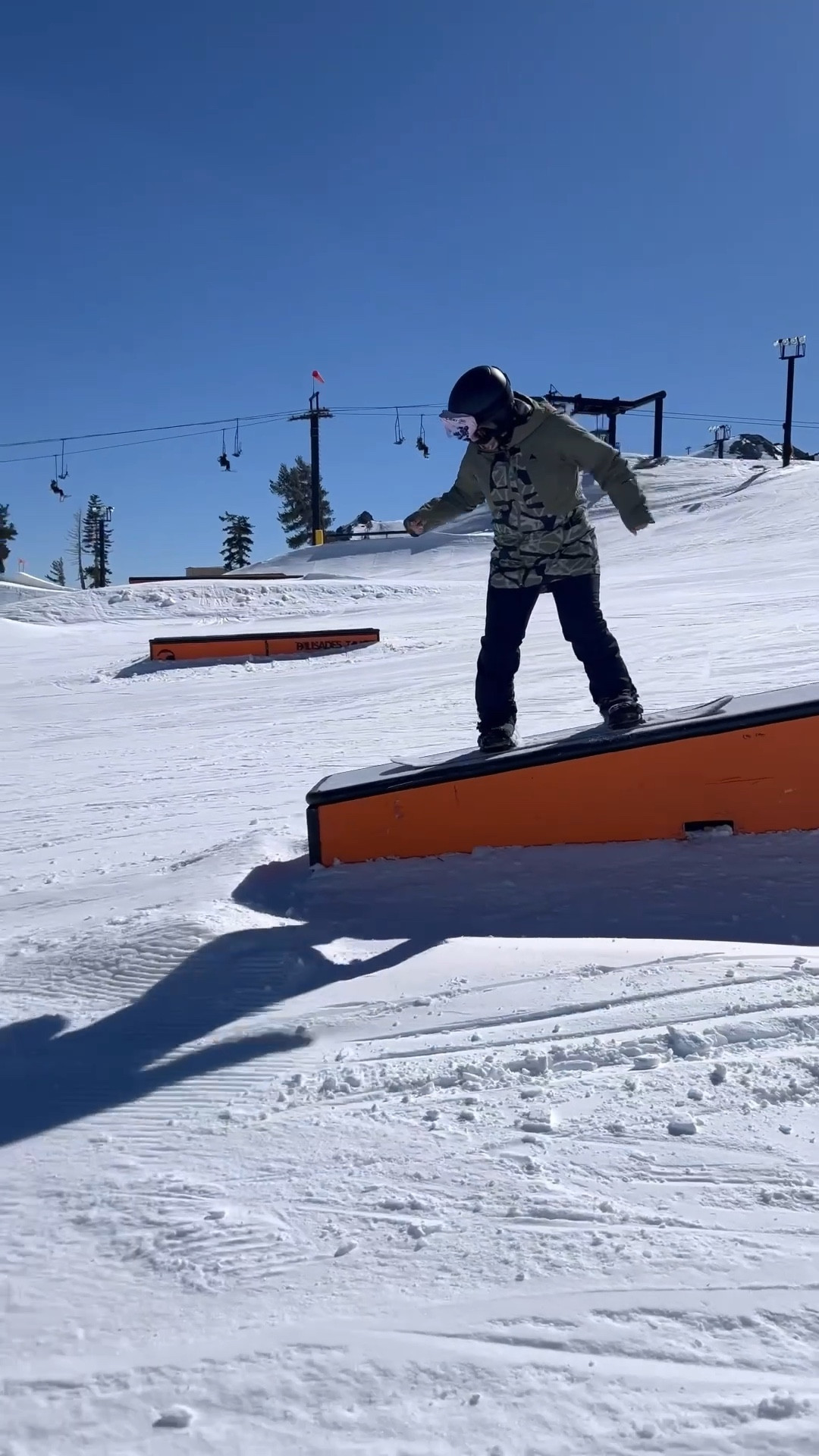 wearing a size xl in the snowboard pants!! 🤍

#LTKMidsize #LTKfitnessgoals #LTKActive