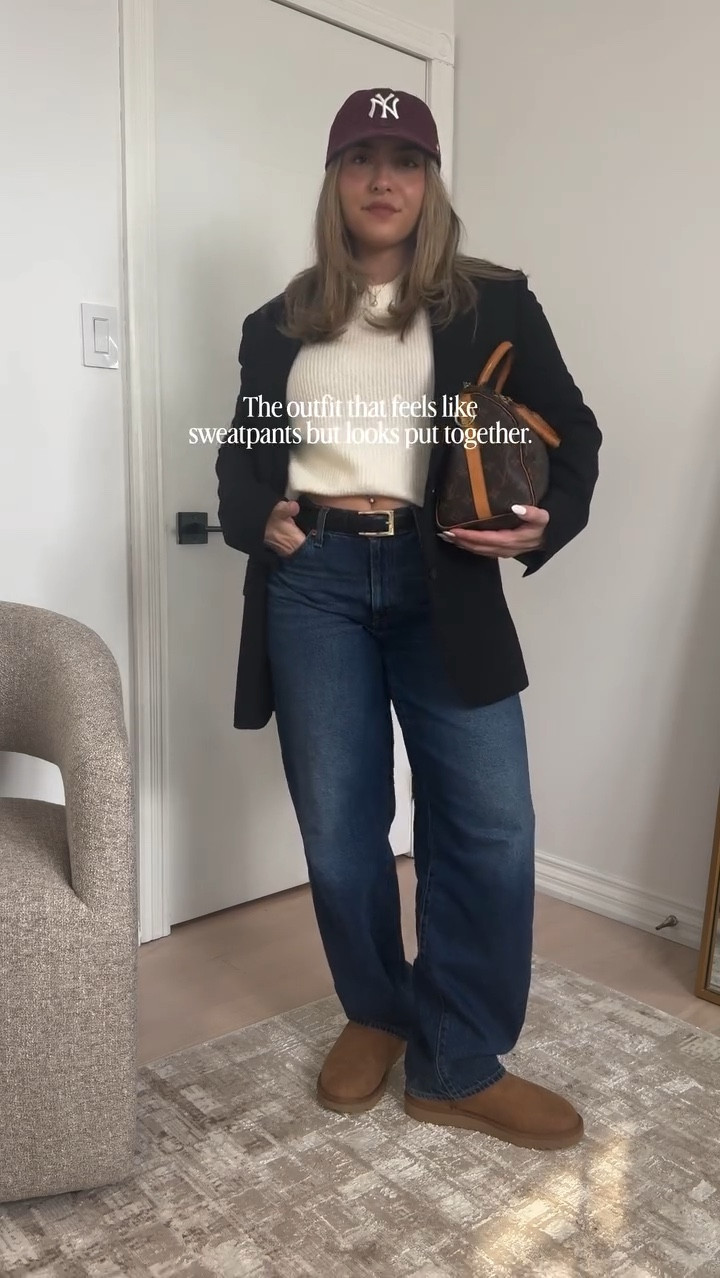 Baggy jeans, an easy blazer, Uggs - and yes, these jeans are actually comfortable. Proof you don’t need to sacrifice comfort to look put together. 🫶🏼

#ootdinspo #baggyjeans #comfortableoutfit #casualchic #denimstyle