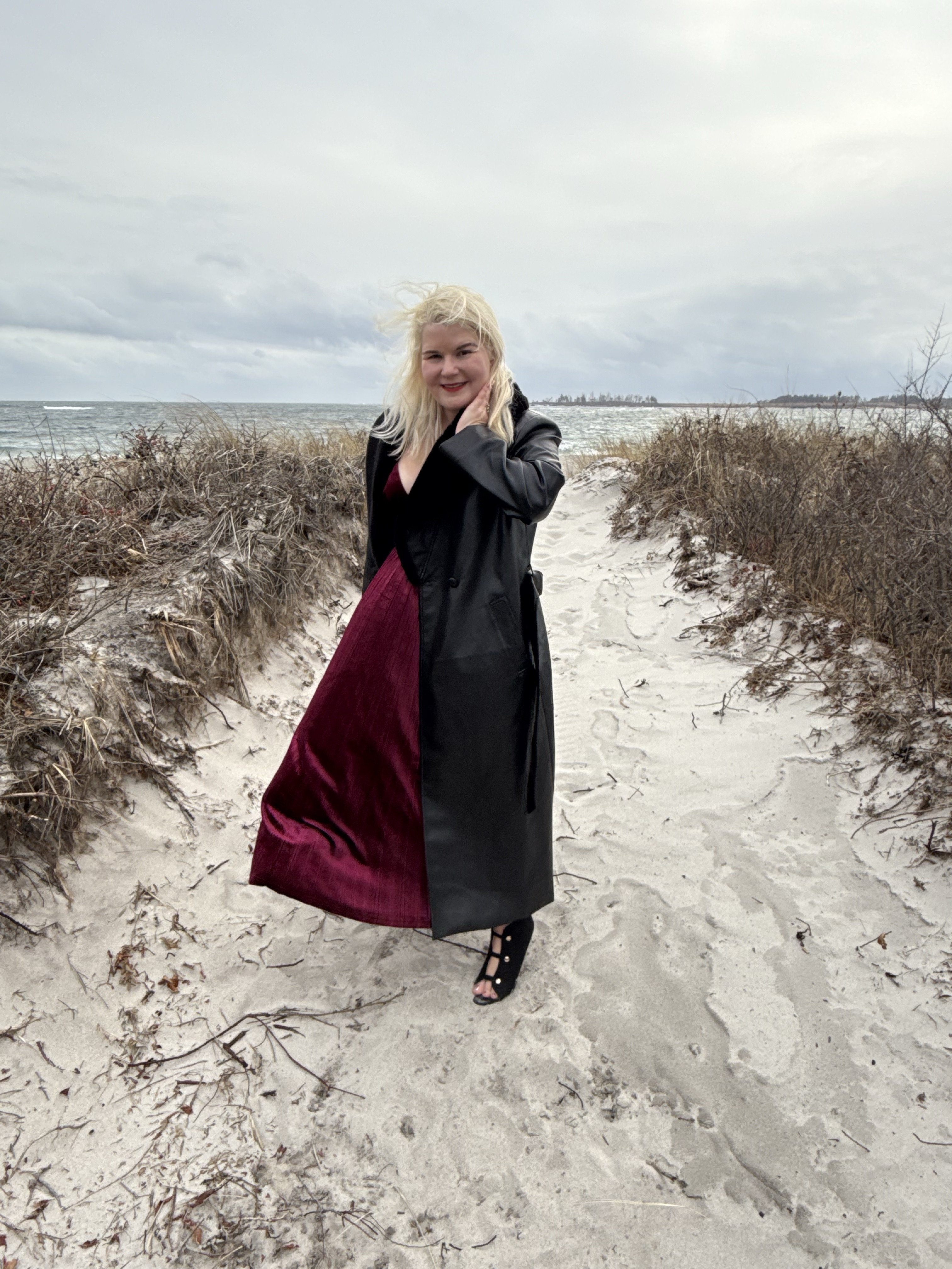 Looking for an outfit for Valentine’s Day? This velvet dress and leather coat from Lulu’s are perfect. 

#LTKSeasonal #LTKParties #LTKStyleTip