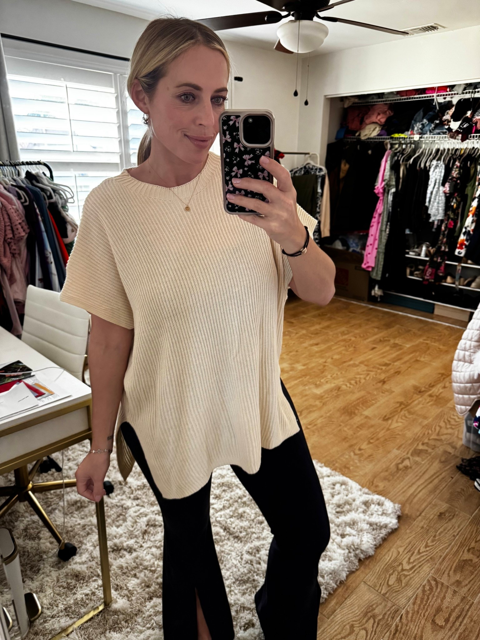 Sweater 

#LTKSeasonal #LTKMidsize #LTKootd