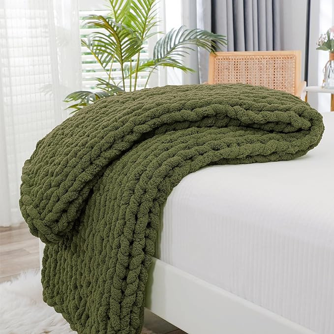 Bigacogo Chunky Knit Blanket Throw 40"x40", 100% Hand Knitted Chenille Throw Blanket, Small Thick... | Amazon (US)