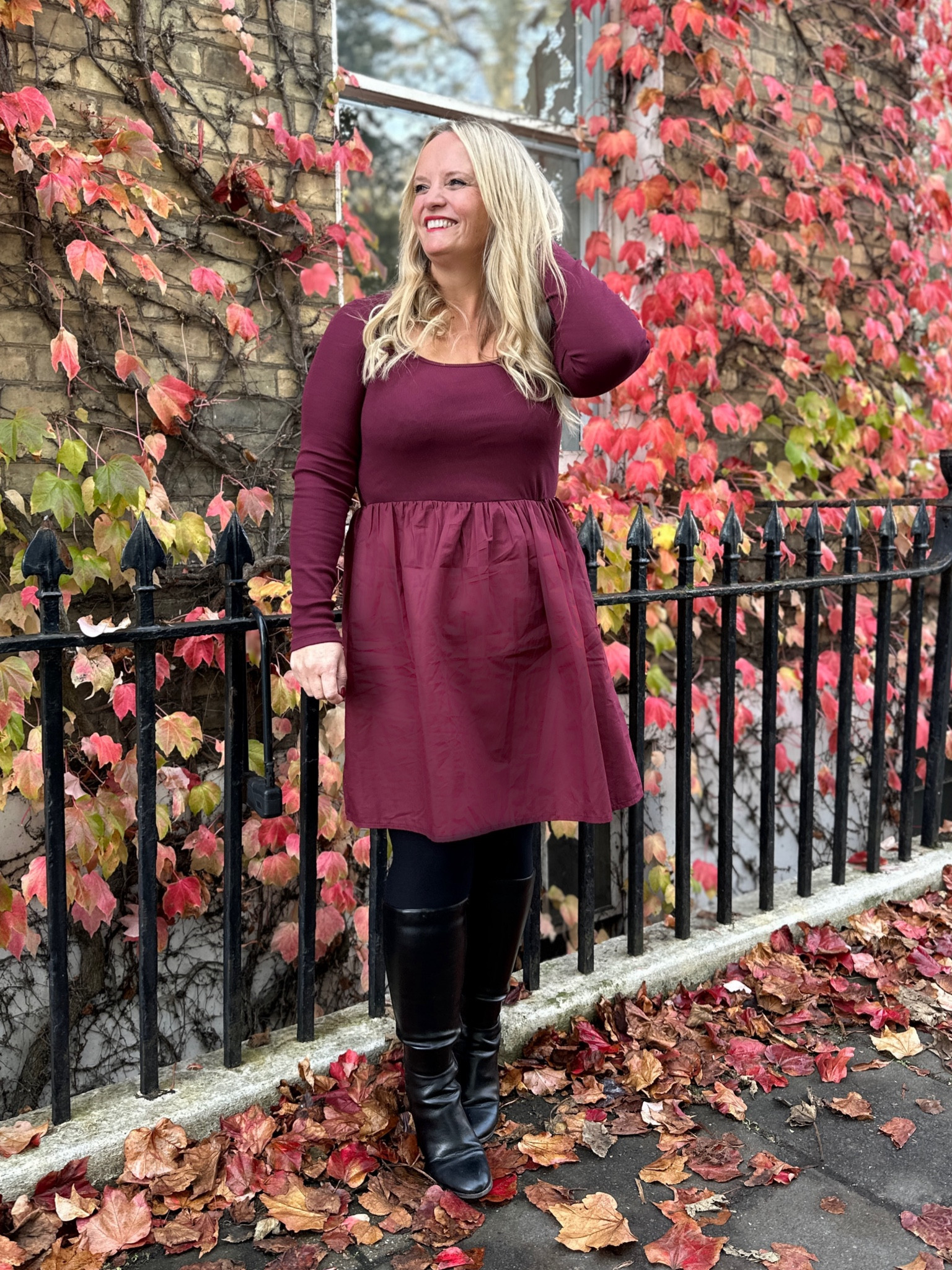 This is one of the 3 dresses that I purchased from @newlook for £20 each. 
They are such a great little buy - they have a scoop neck jersey ribbed top and a poplin skirt. 

#LTKcurves #LTKautumn #LTKmidsize