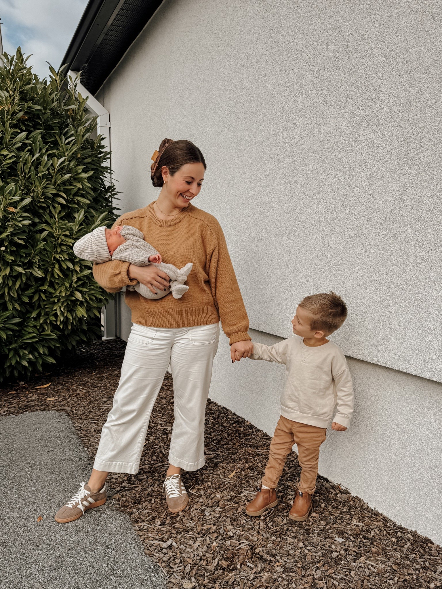 One of those “wow, I have two littles” pinch me moments 🥹🥲

SO blessed 👦🏼👶🏼


boy mom | mother of two | my style | toddler style | toddler outfits | casual outfits | toddler crewneck | Colored Organics | H&M jeans | Cat & Jack boots | adidas | brown shoes | women’s shoes | outfit of the day 

#LTKBaby #LTKdayinmylife #LTKmomlife