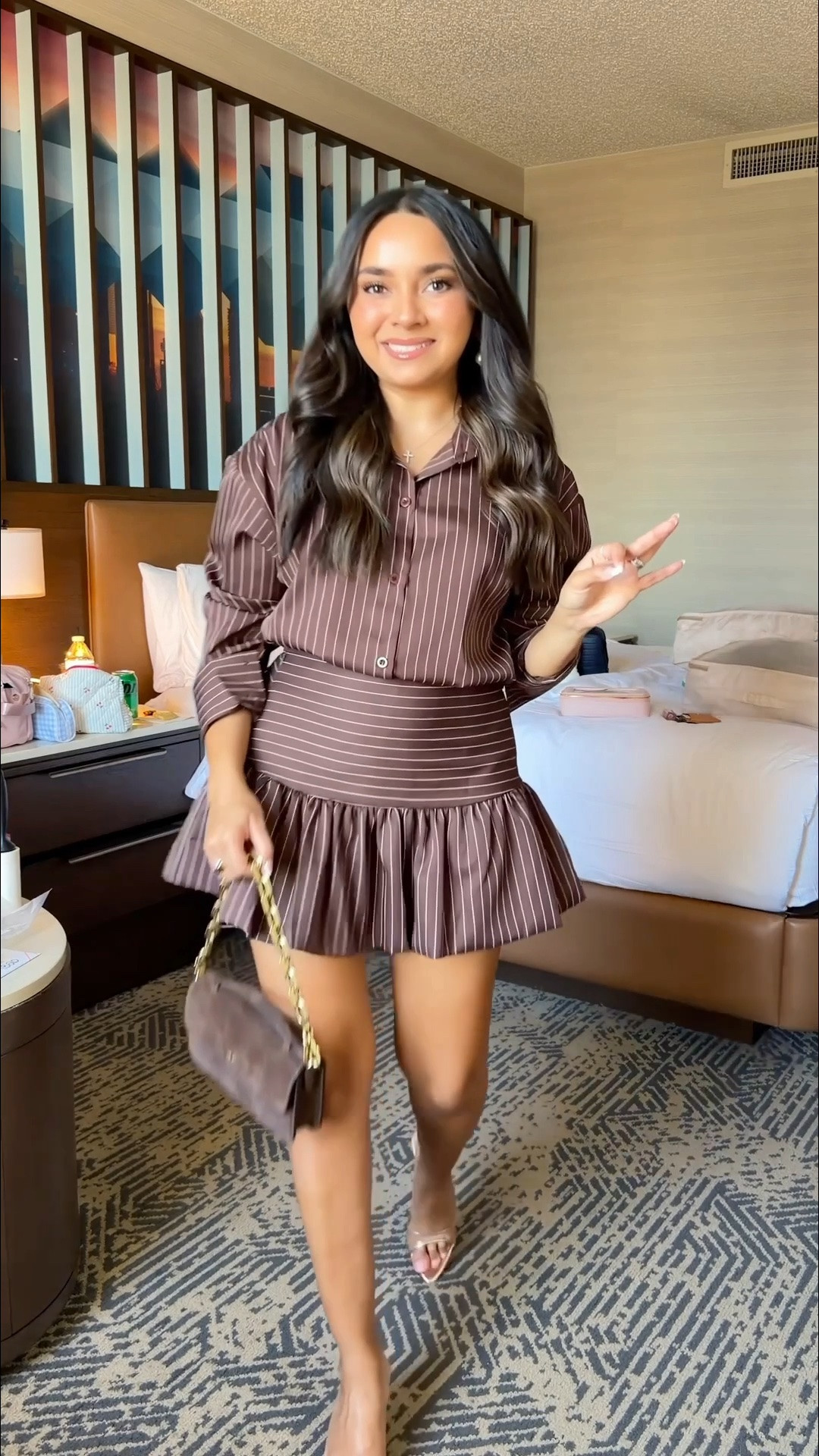 Date night outfit! 
Matching set size small TTS 
Gold heels size 5 TTS
Body highlighter in unbothered bronze!
Fragrance in intense but also love yellow dream!