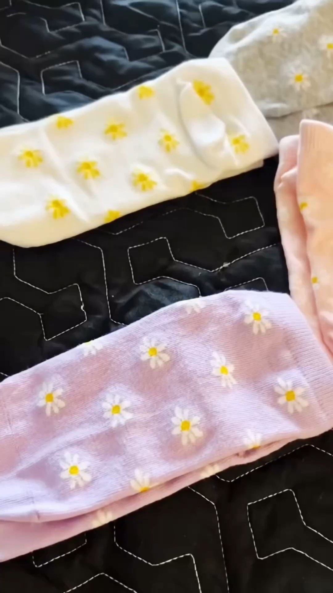 Say goodbye to boring socks! 🌼 Soft, breathable, and they actually stay in place all day long. Paired with my favorite sneakers for the ultimate cozy vibe. 👟✨

🛒
#Closemate #CuteSocks #CozyStyle #SneakerFits #SockGame #FashionDetails #MustHaves

#LTKgrwm #LTKfitnessgoals #LTKmorningroutine