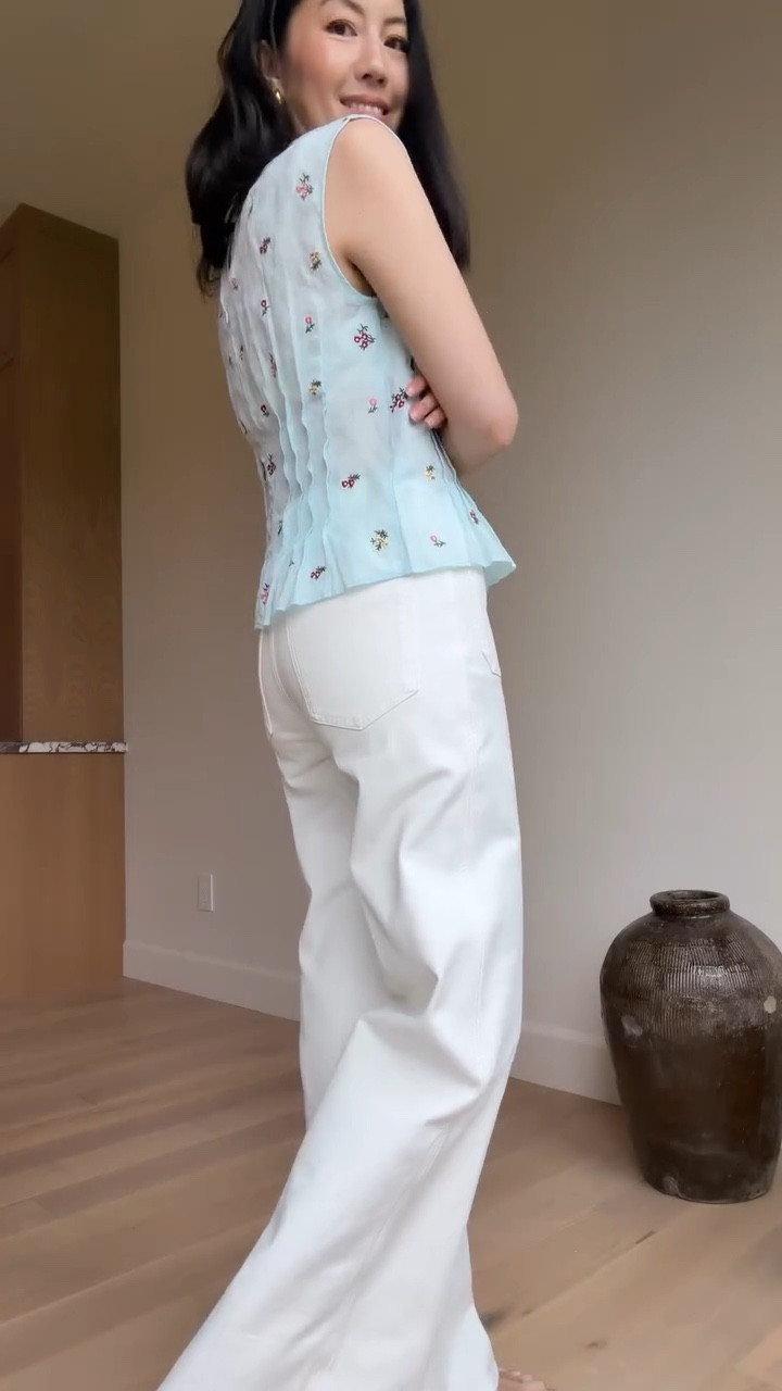 Styling fresh white denim for the upcoming season: I like this trouser style wide-leg fit and it has the perfect amount of stretch (it’s comfy!).

#classicstyle
#springsweater
#whitejeans
#whitepants
#springoutfit

#LTKstorytime #LTKSeasonal #LTKOver40