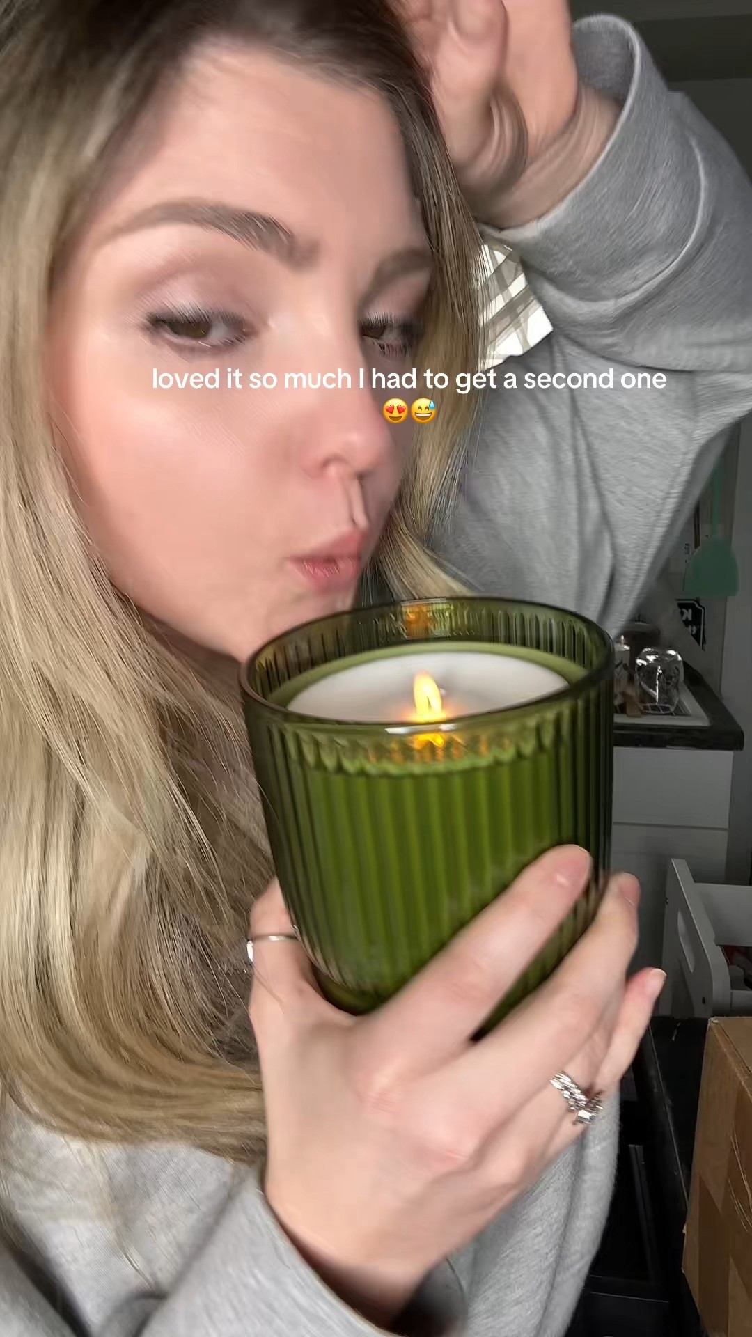 A flameless candle that smells so good!! 

#LTKGiftGuide #LTKmomlife #LTKdayinmylife