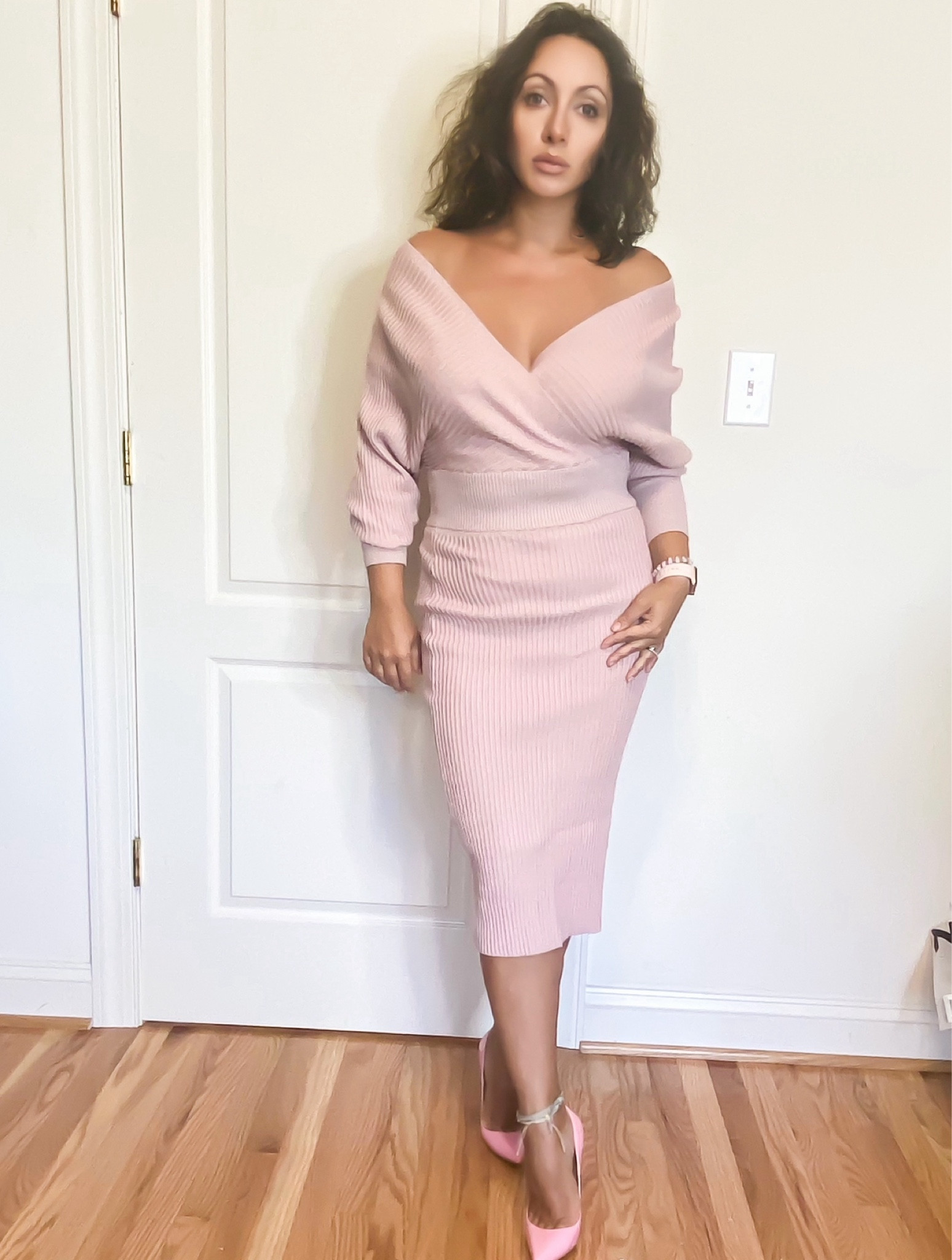 🌸 Embracing Elegance in Dusty Pink 🌸

There's something undeniably feminine and sophisticated about the dusty pink hue. This elegant outfit perfectly showcases how this soft, muted shade can bring out the grace and charm in an ensemble. Whether it's a casual day out or a special occasion, dusty pink adds a touch of timeless beauty to any wardrobe. 💖 #FashionInspiration #DustyPink #FeminineElegance #ChicStyle

#LTKOver40 #LTKMidsize #LTKFindsUnder100