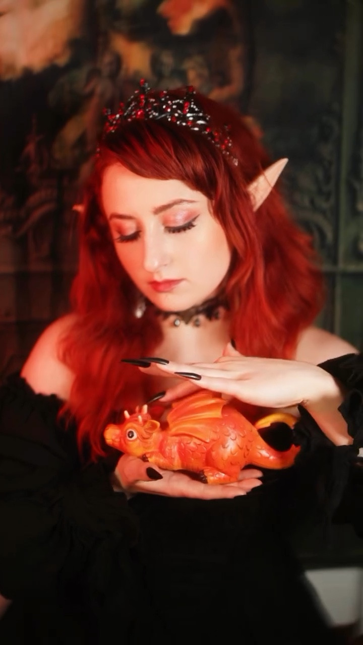 Trying a bit of a darker fae queen look(s) - Which color do you prefer? ❤️ or 💙👑 (Poll below)

Crowns sent to me by @sweetvcrown (🎁) - Use my code Scotty1515 for 15% off

Brand campaign tags: #sweetv #sweetvcrown #Halloweencrown #Halloween 
My tags: #fairycore #renfairecostume #renfaire #darkfantasy #fantasycosplay #fairyqueen