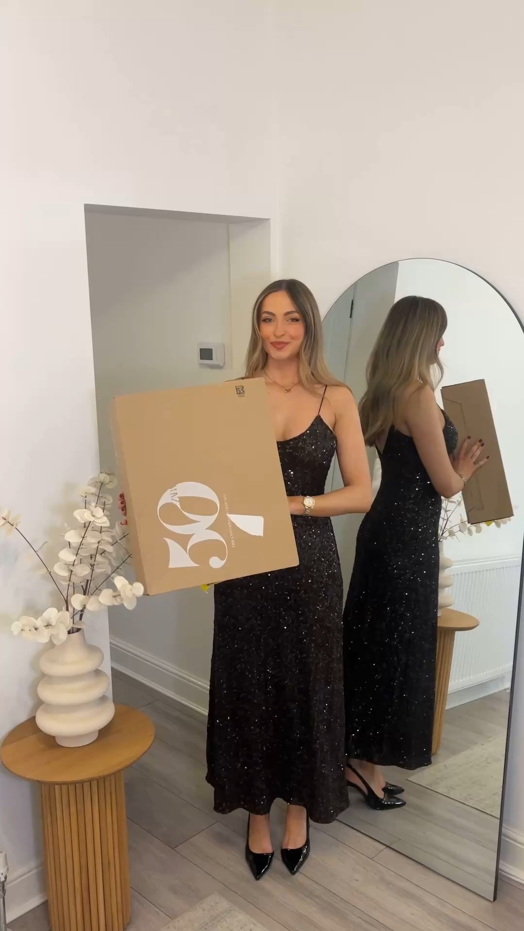 ZARA: Christmas party wear 🎄

Christmas outfit, sequin skirt, occasionwear, partywear

#LTKpartywear #LTKdresses #LTKfestive