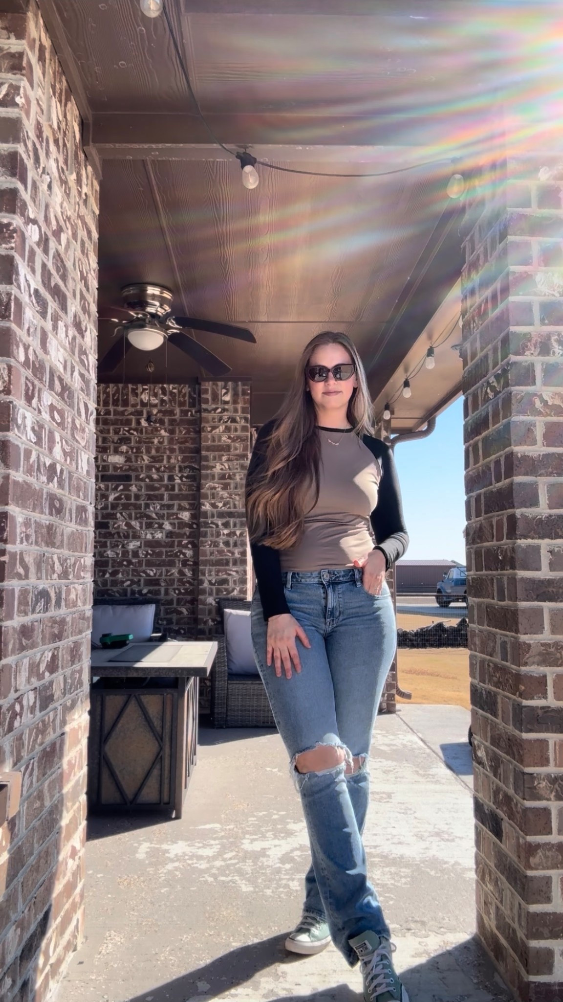 Super cute ootd! Top is true to size ! I can’t find my exact shoes or jeans, so I linked some cute options! 