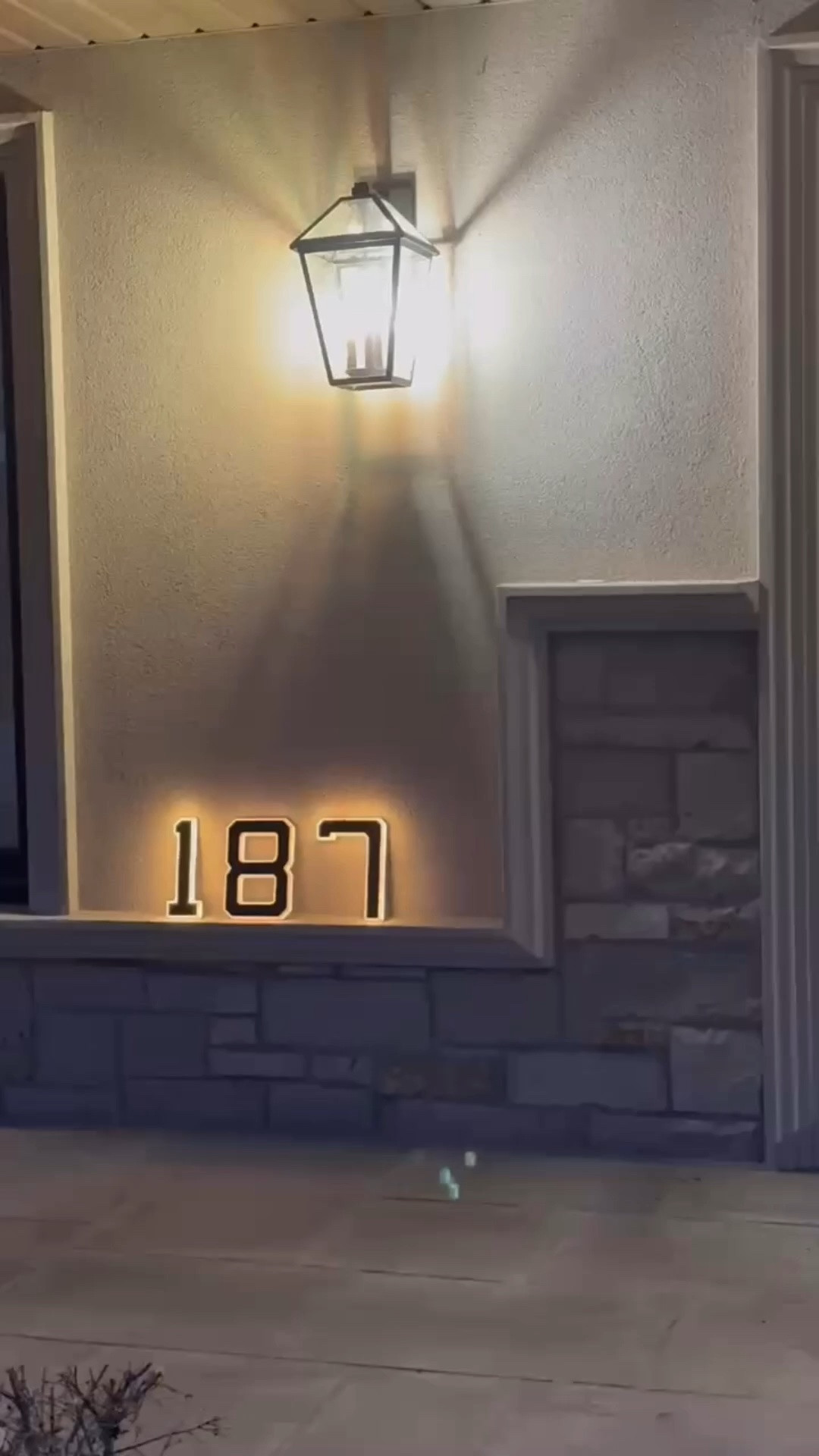 Home finds
Home devor
Neutral decor 
Outdoor lighting