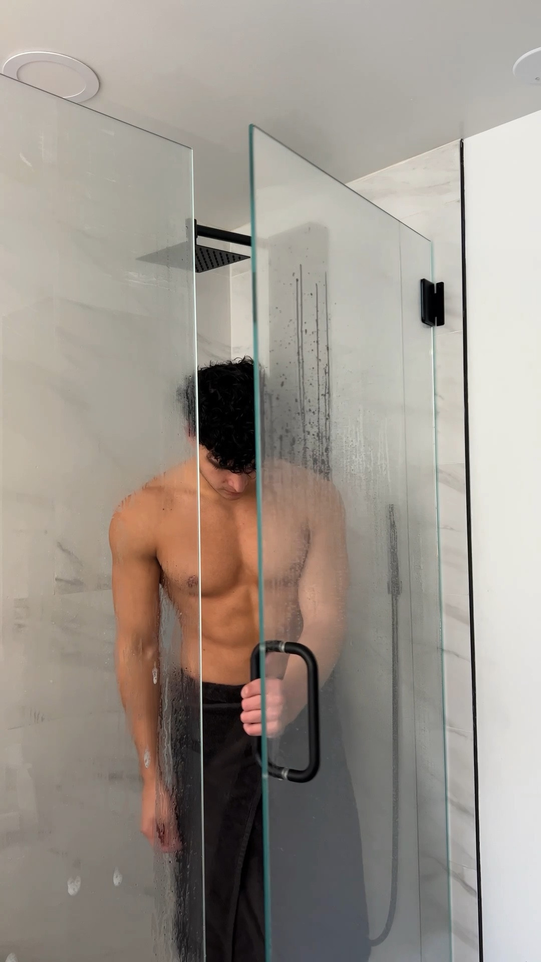 how to style curly hair!! 🫶🏼💇🏻‍♂️💈

#LTKstyletip #LTKFind #LTKmens