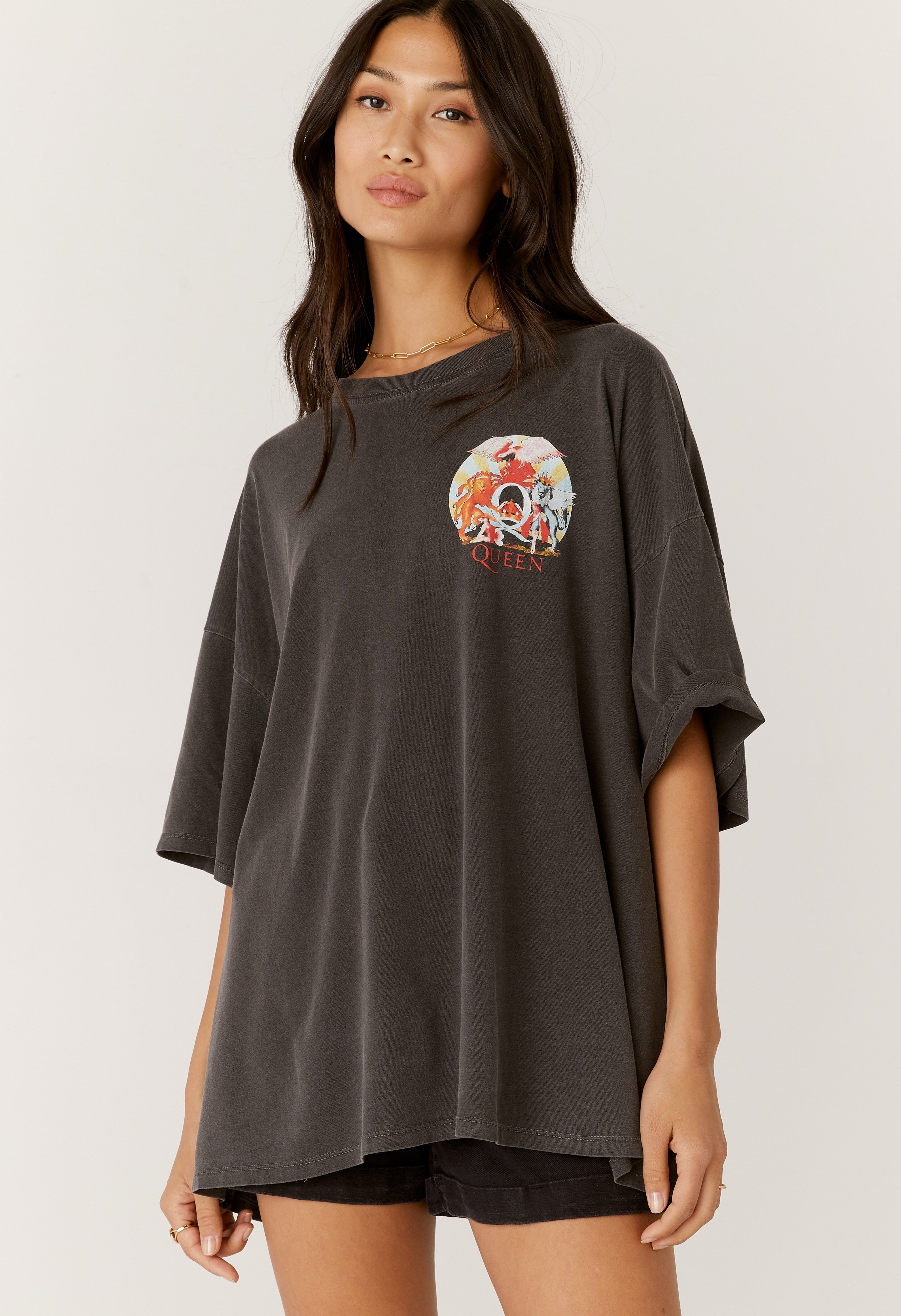 Queen de la crest os tee | Daydreamer